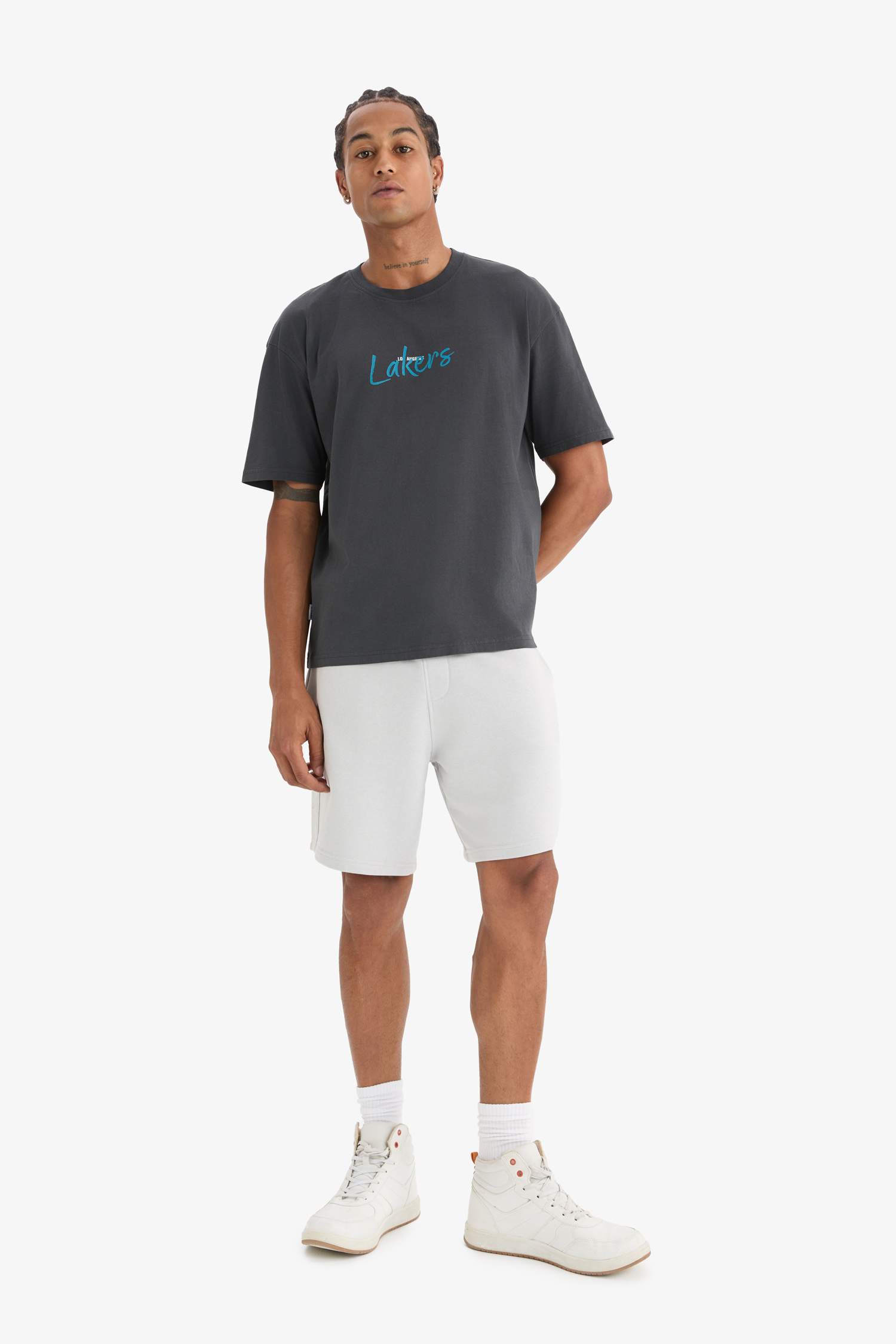 DeFactoFit NBA Los Angeles Lakers Boxy Fit Crew Neck T-Shirt