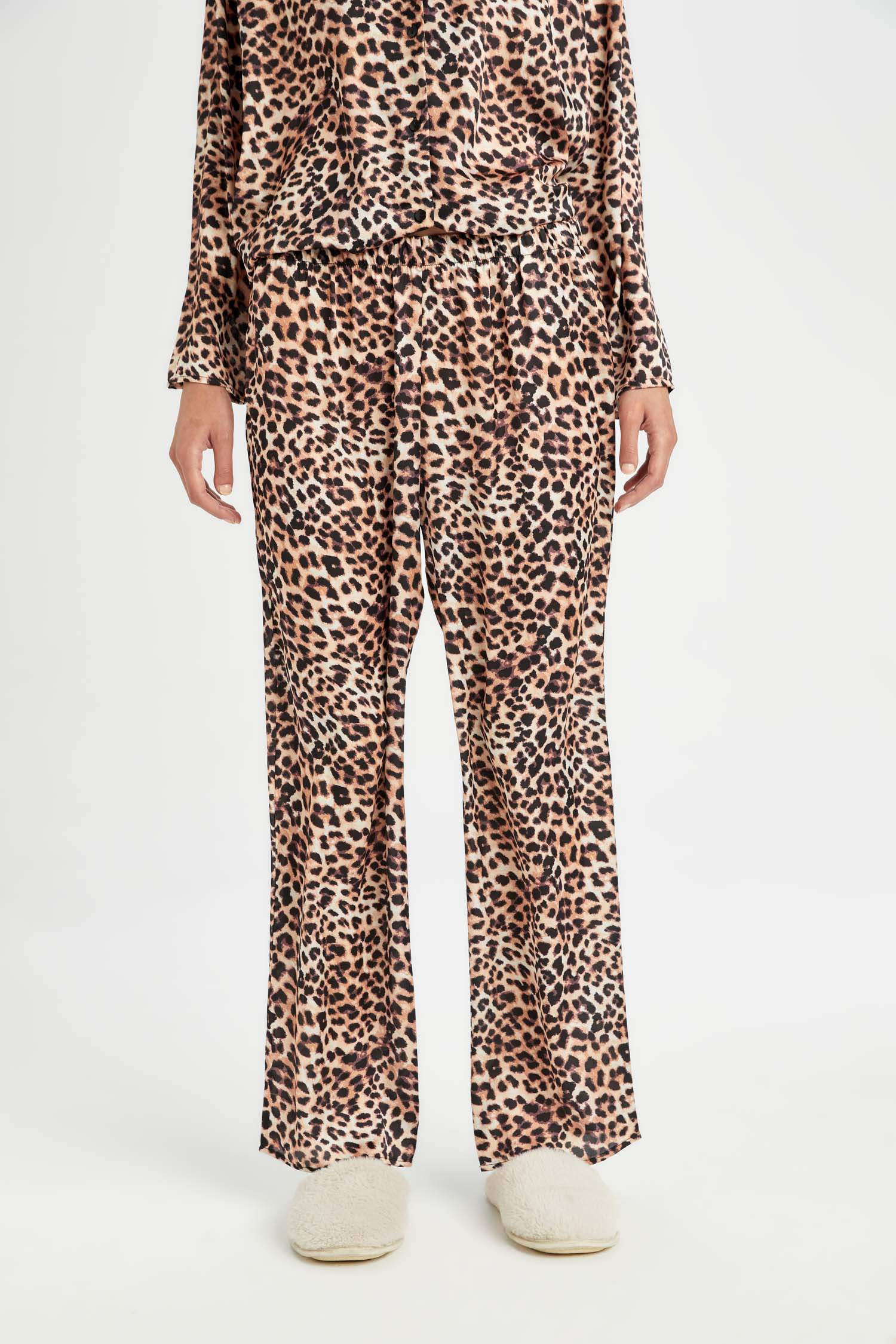 Pijama Takım Saten Leopar Desenli Uzun Kollu Üst Beli Lastikli Alt-Fall in Love