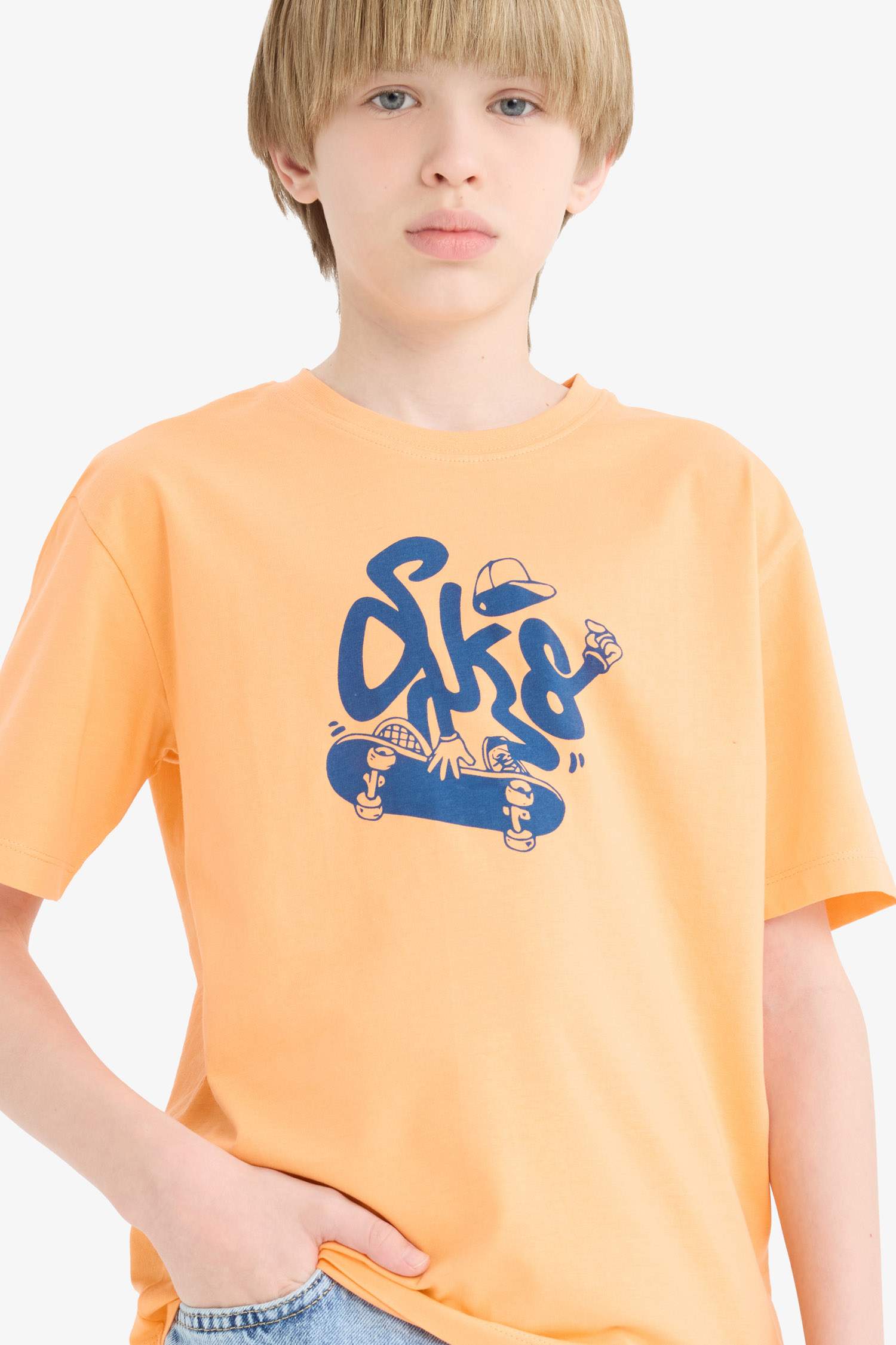 Boy Regular Fit Crew Neck Printed T-Shirt