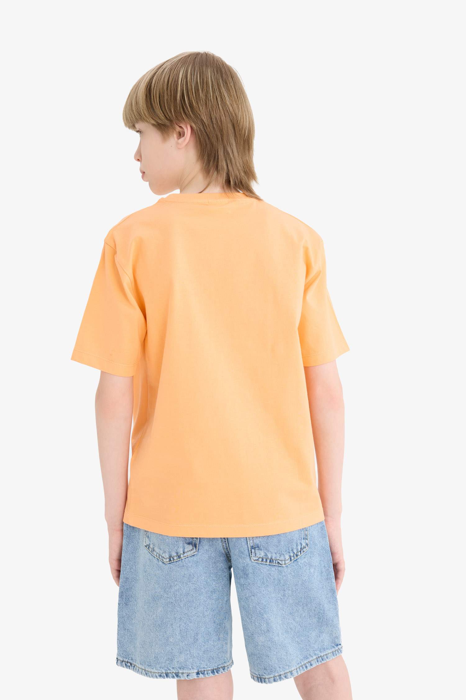 Ұлдарға дөңгелек жаға басып шығарылған қысқа жеңді Қысқа жеңді футболка