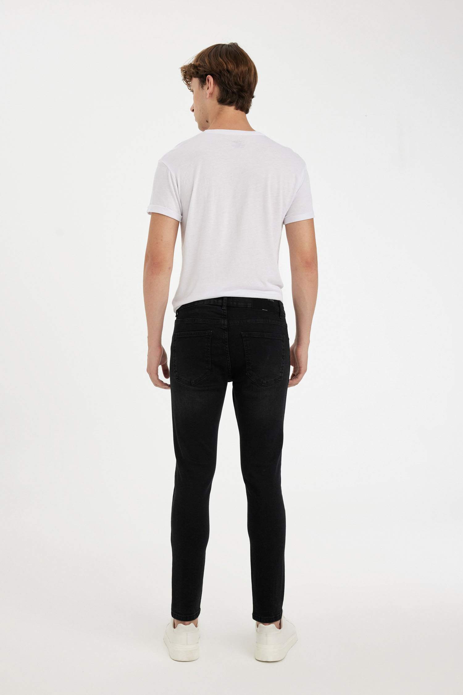 سروال جينز جينز كارلو سكيني فيت برجل ضيق