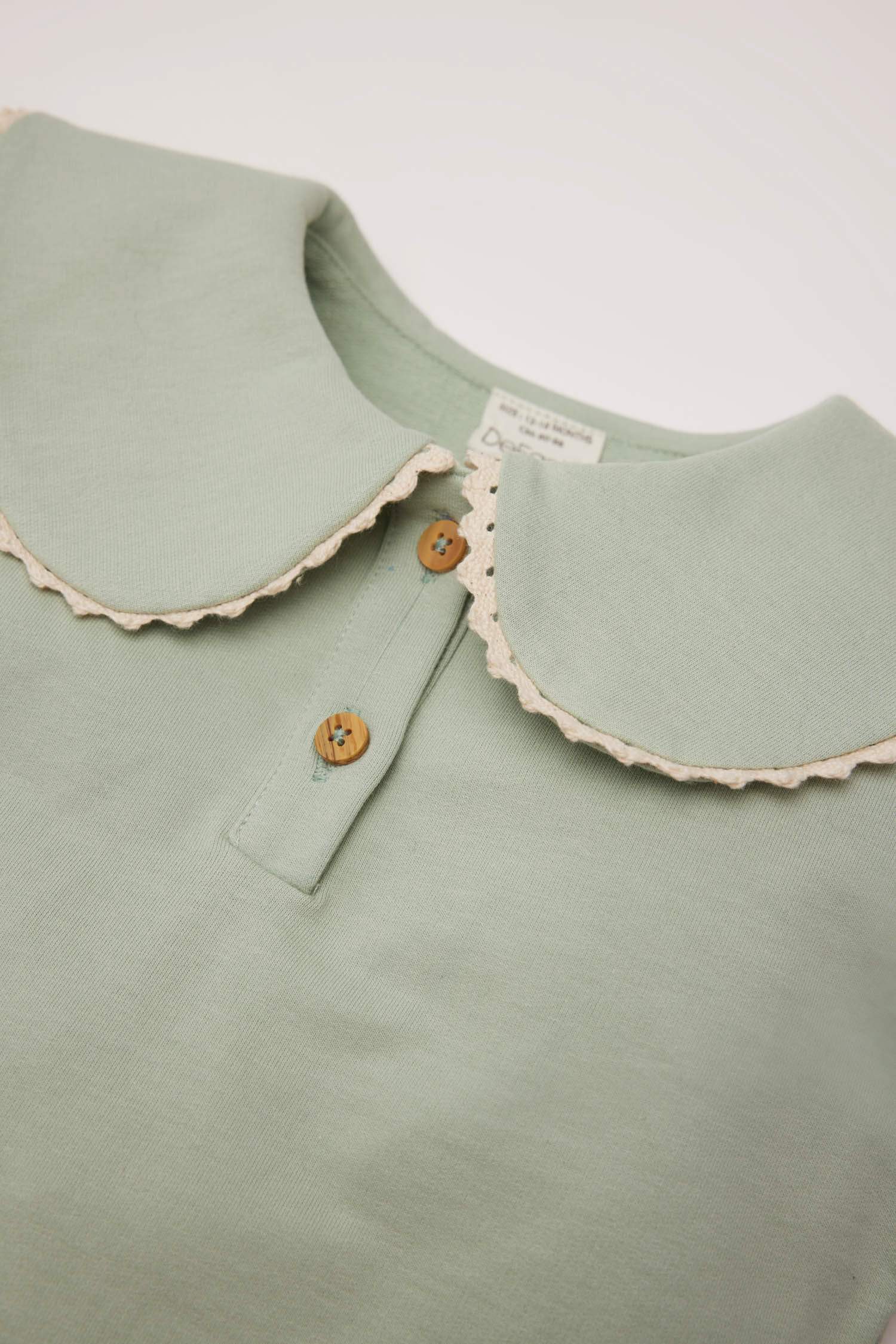 Kız Bebek Büyük Yaka Düğmeli Sweatshirt