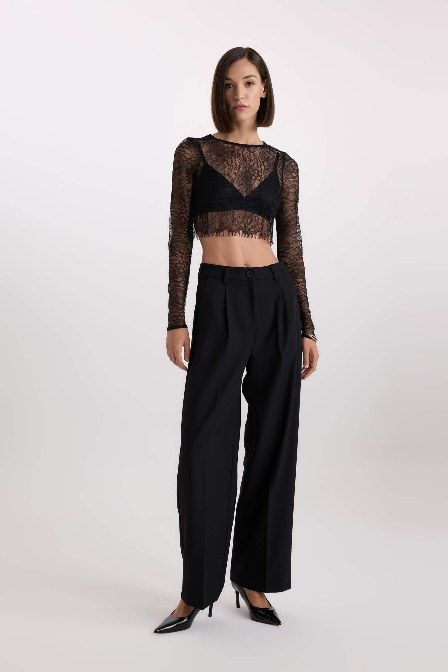 Crop Bisiklet Yaka Dantel Uzun Kollu Bluz