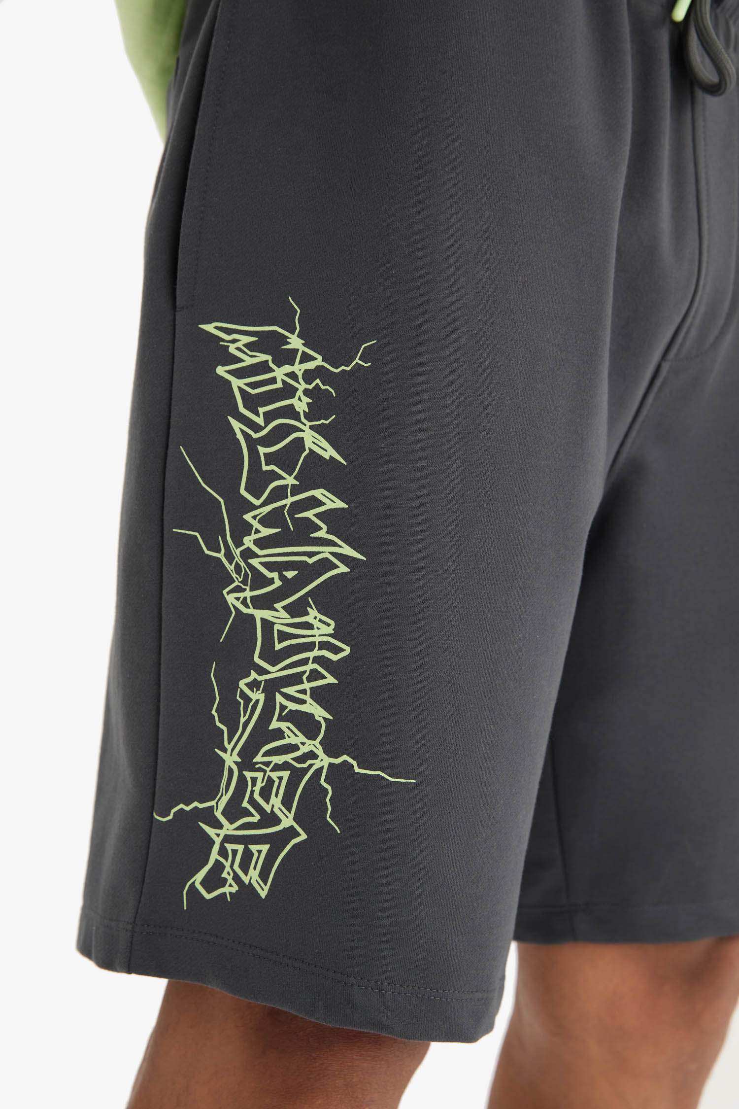 NBA Milwaukee Bucks Лицензиялық Шолақ шалбар