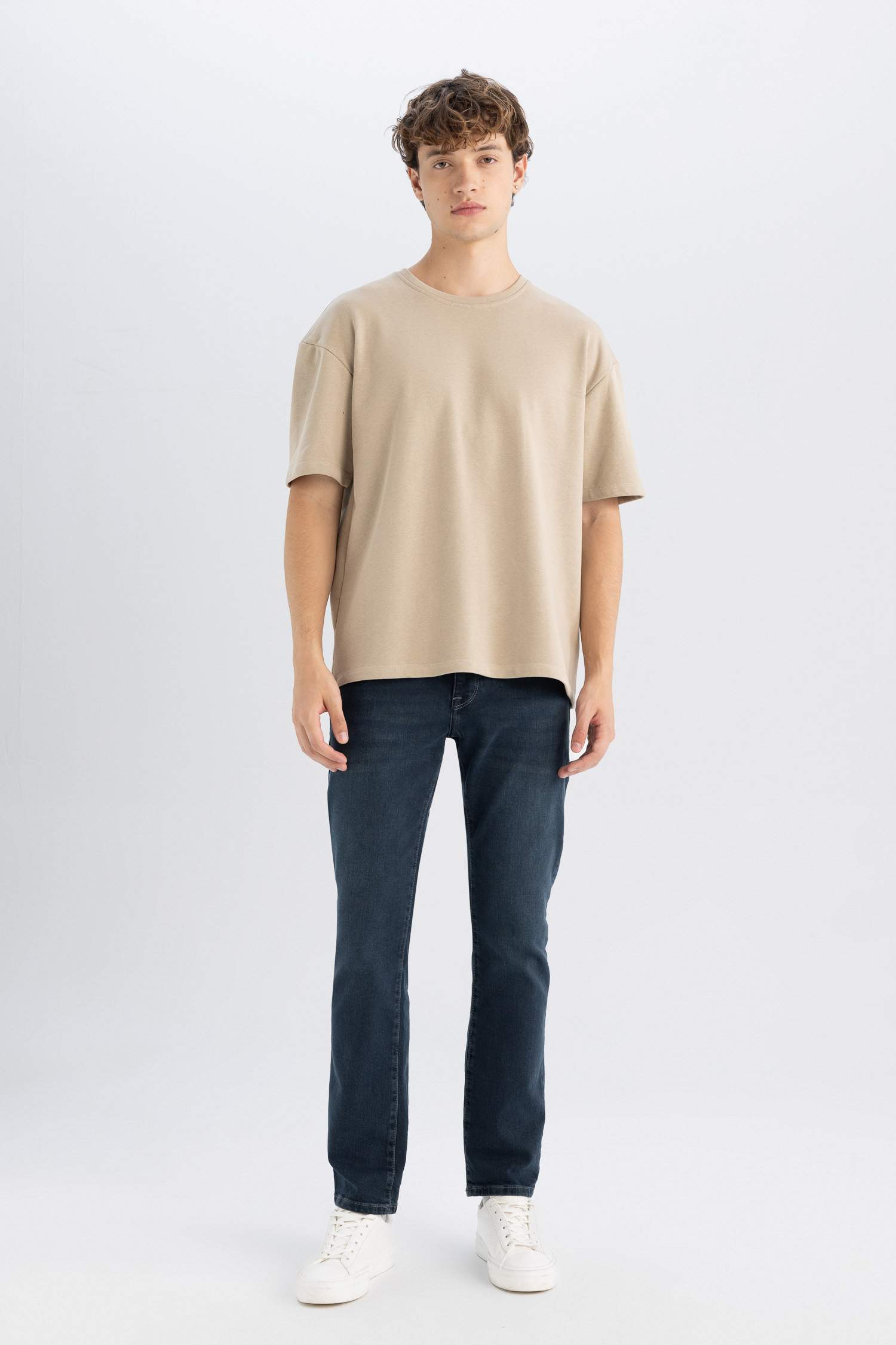 تيشيرت سامبل واسع برقبة مستديرة