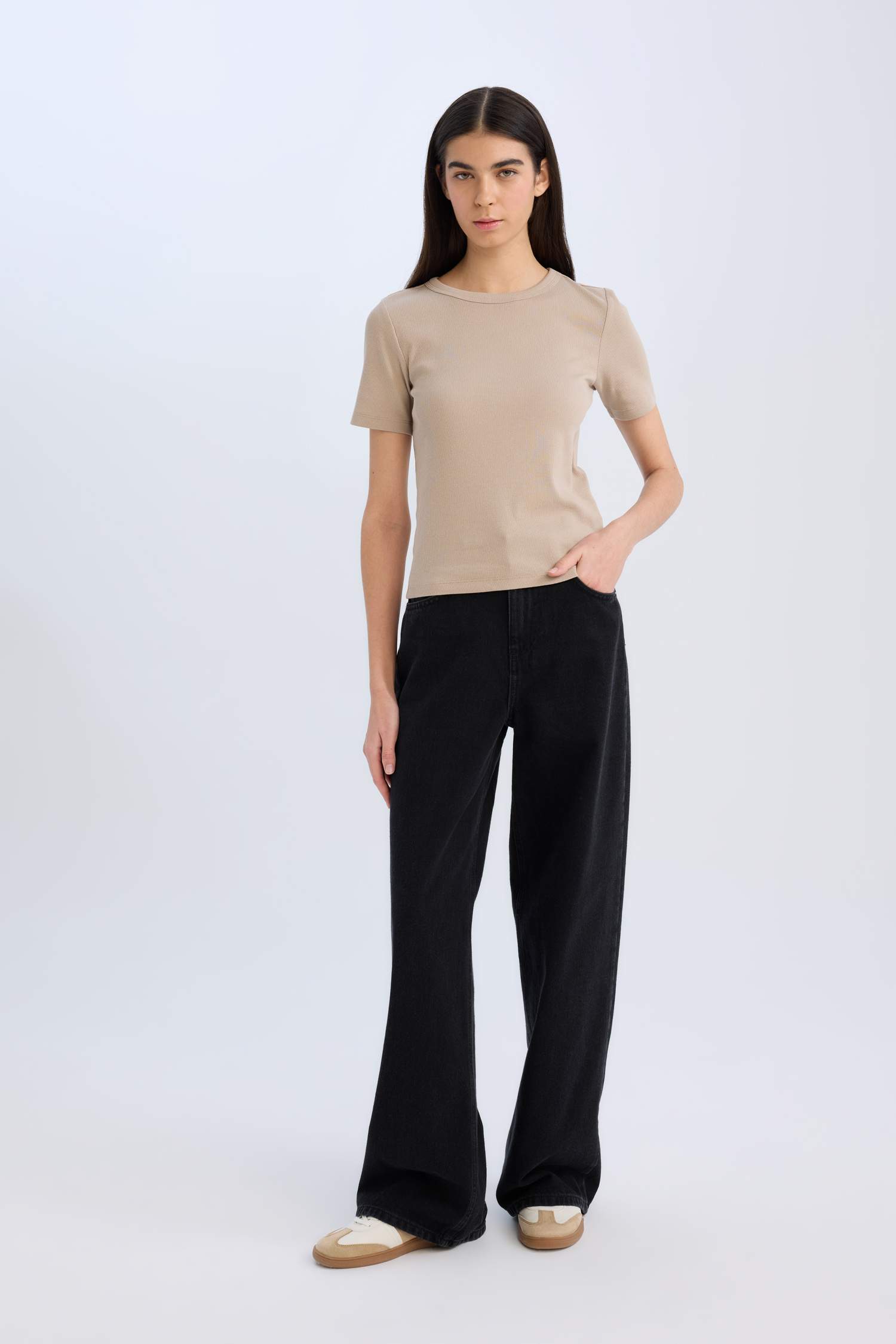 Узкий крой, облегающая посадка, базовая простая рибана, трикотаж, футболка с коротким рукавом