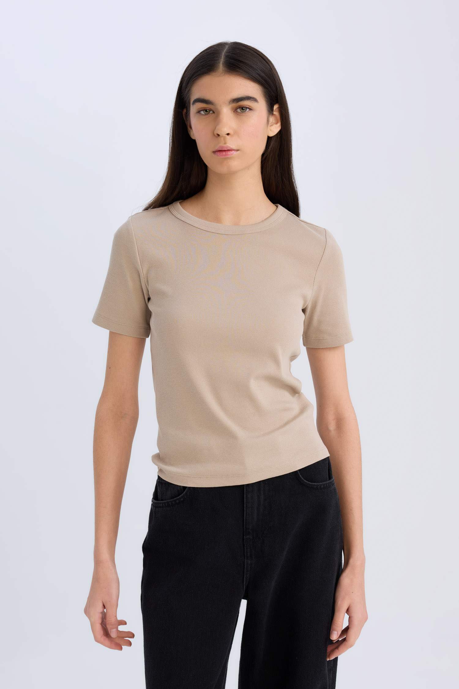 Узкий крой, облегающая посадка, базовая простая рибана, трикотаж, футболка с коротким рукавом