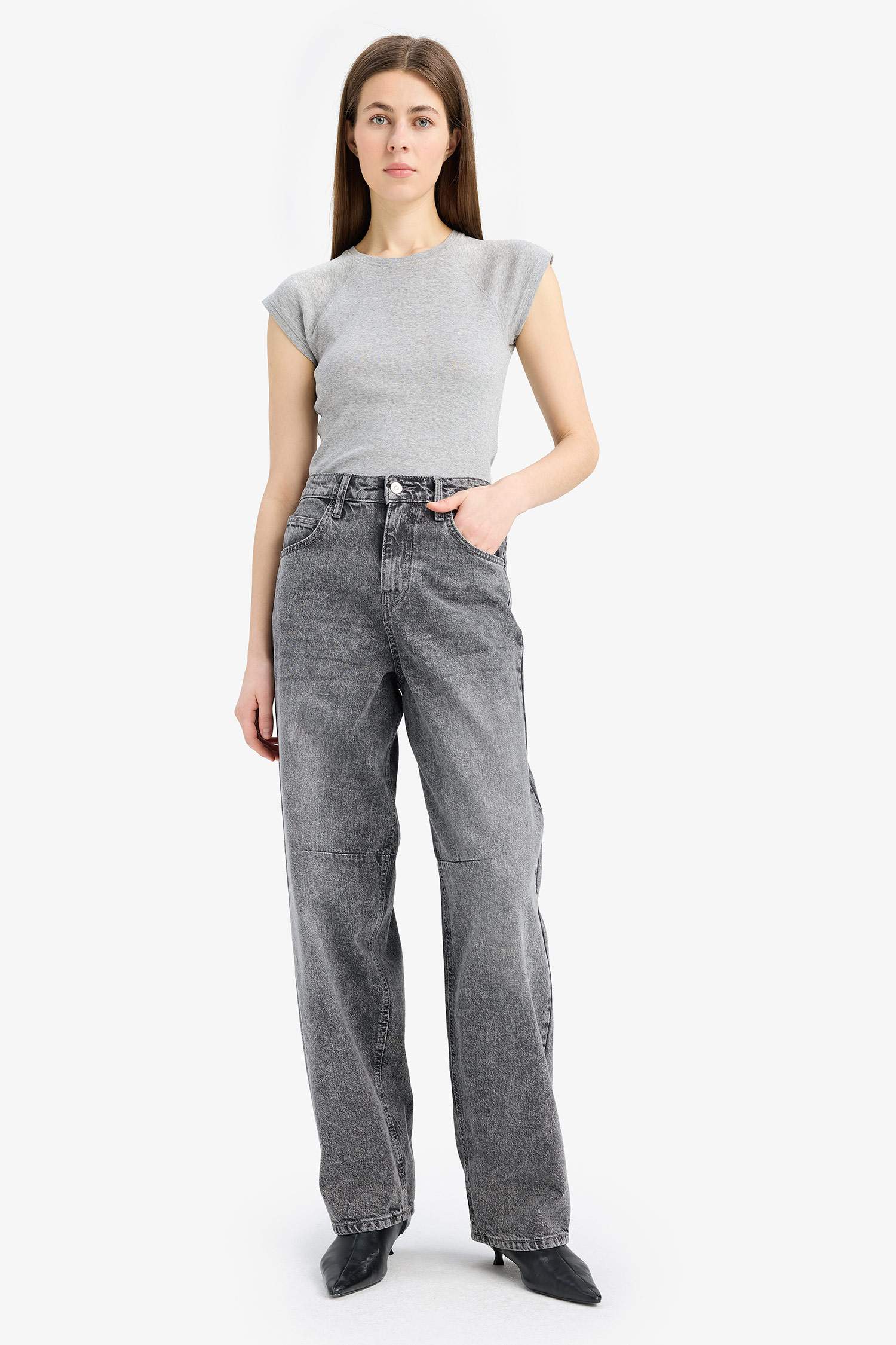 تيشيرت نص ردن سادة مضلع سليم فيت بياخة مستديرة