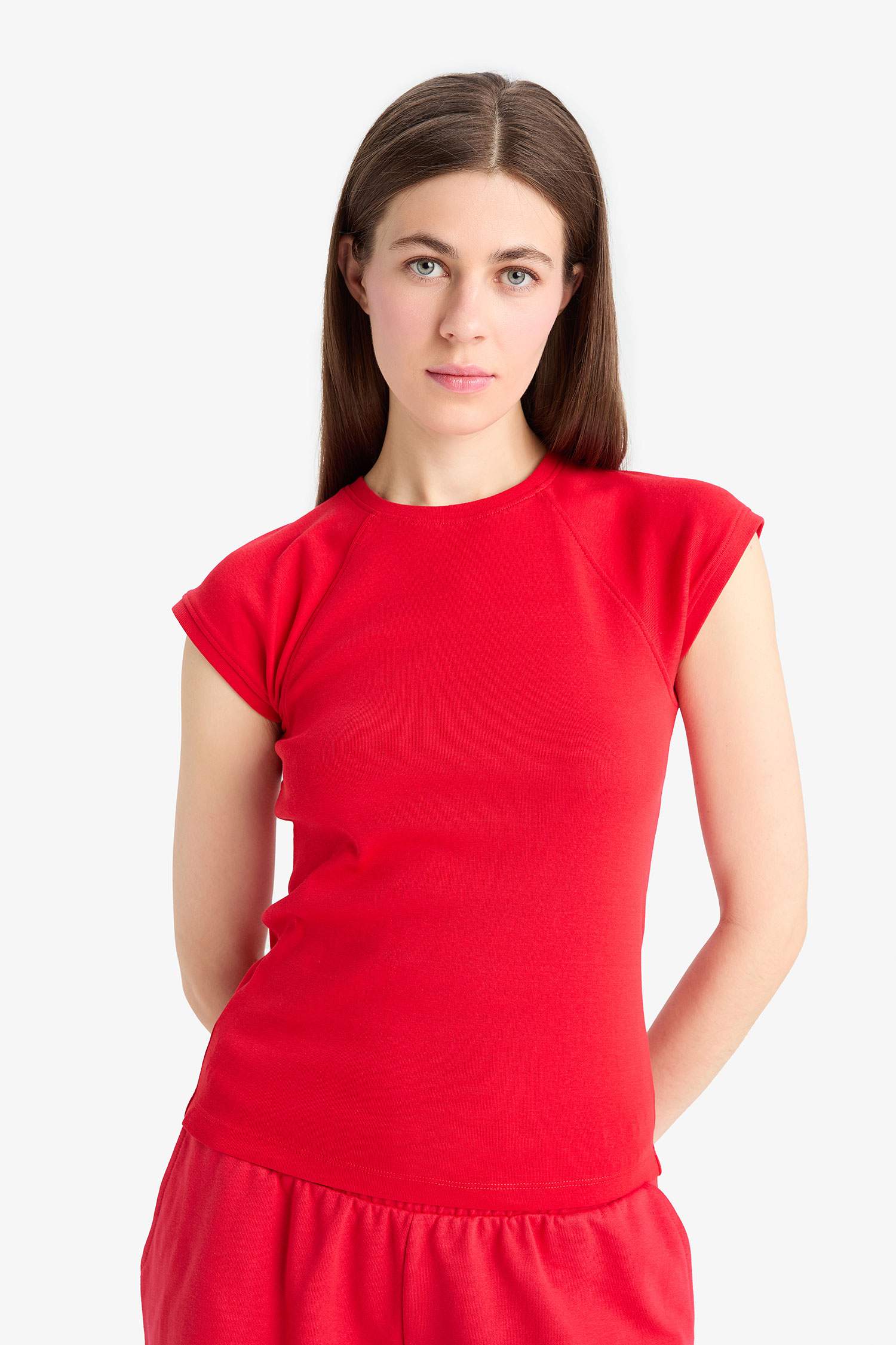 Slim Fit плотно обтягивающая футболка с круглым вырезом однотонная с коротким рукавом