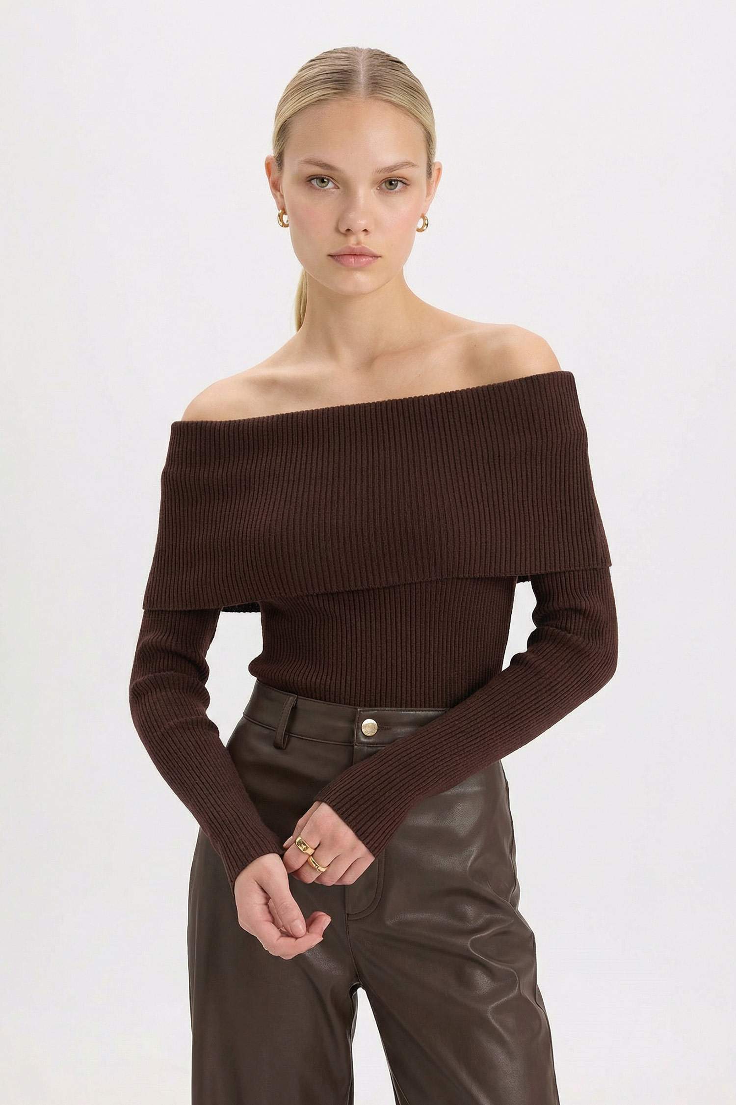 Fitted Omuzu Açık Fitilli Kaşkorse Triko Bluz