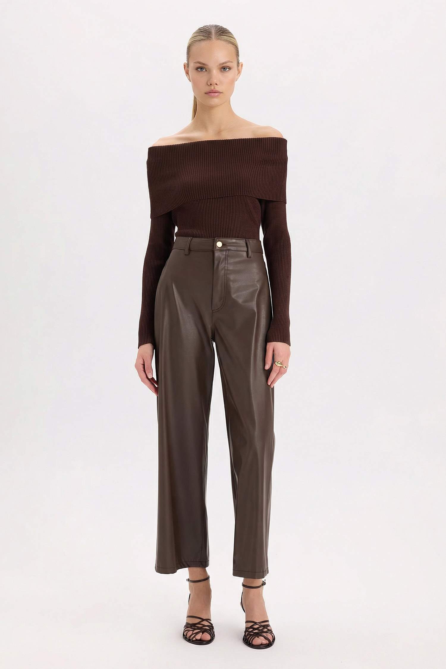 Fitted Omuzu Açık Fitilli Kaşkorse Triko Bluz