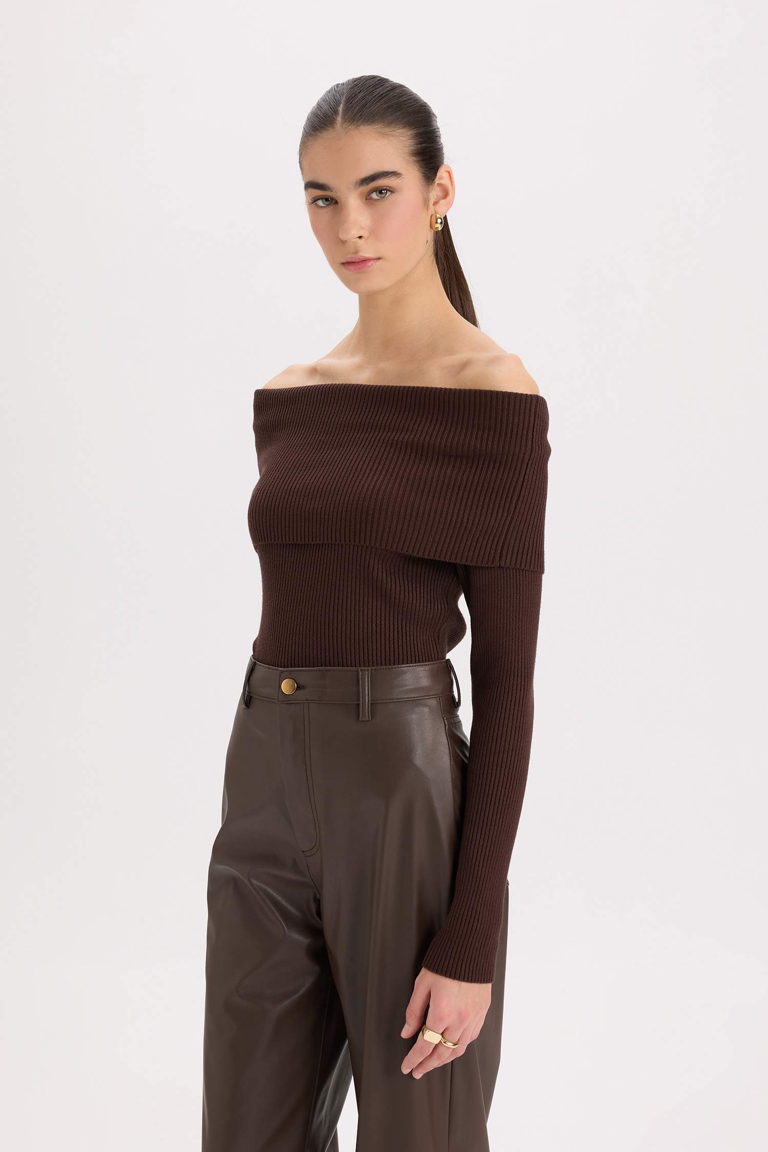 Fitted Omuzu Açık Fitilli Kaşkorse Triko Bluz