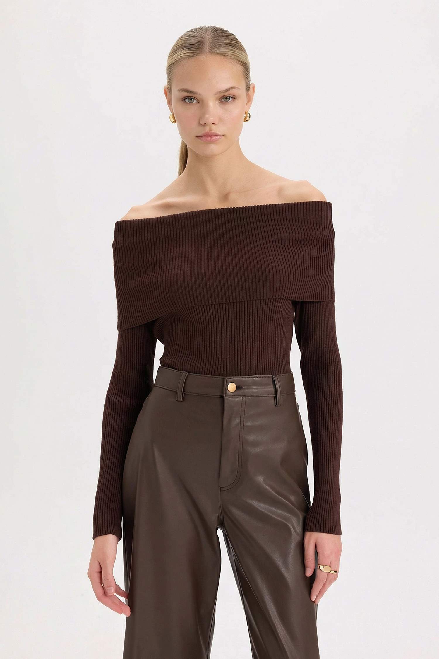 Fitted Omuzu Açık Fitilli Kaşkorse Triko Bluz