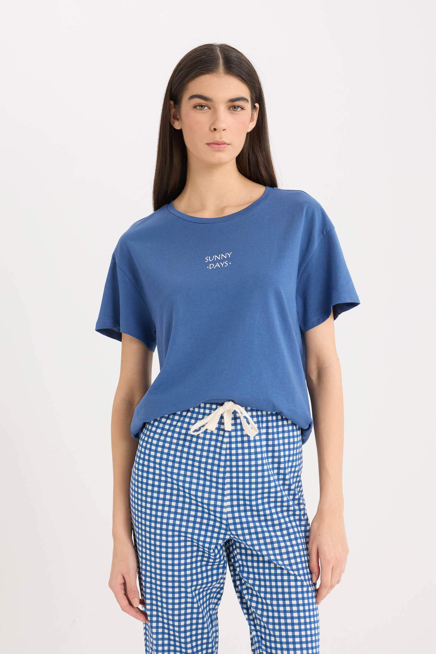 طقم بيجاما بأكمام قصيرة و سروال بمربعات من Fall in Love