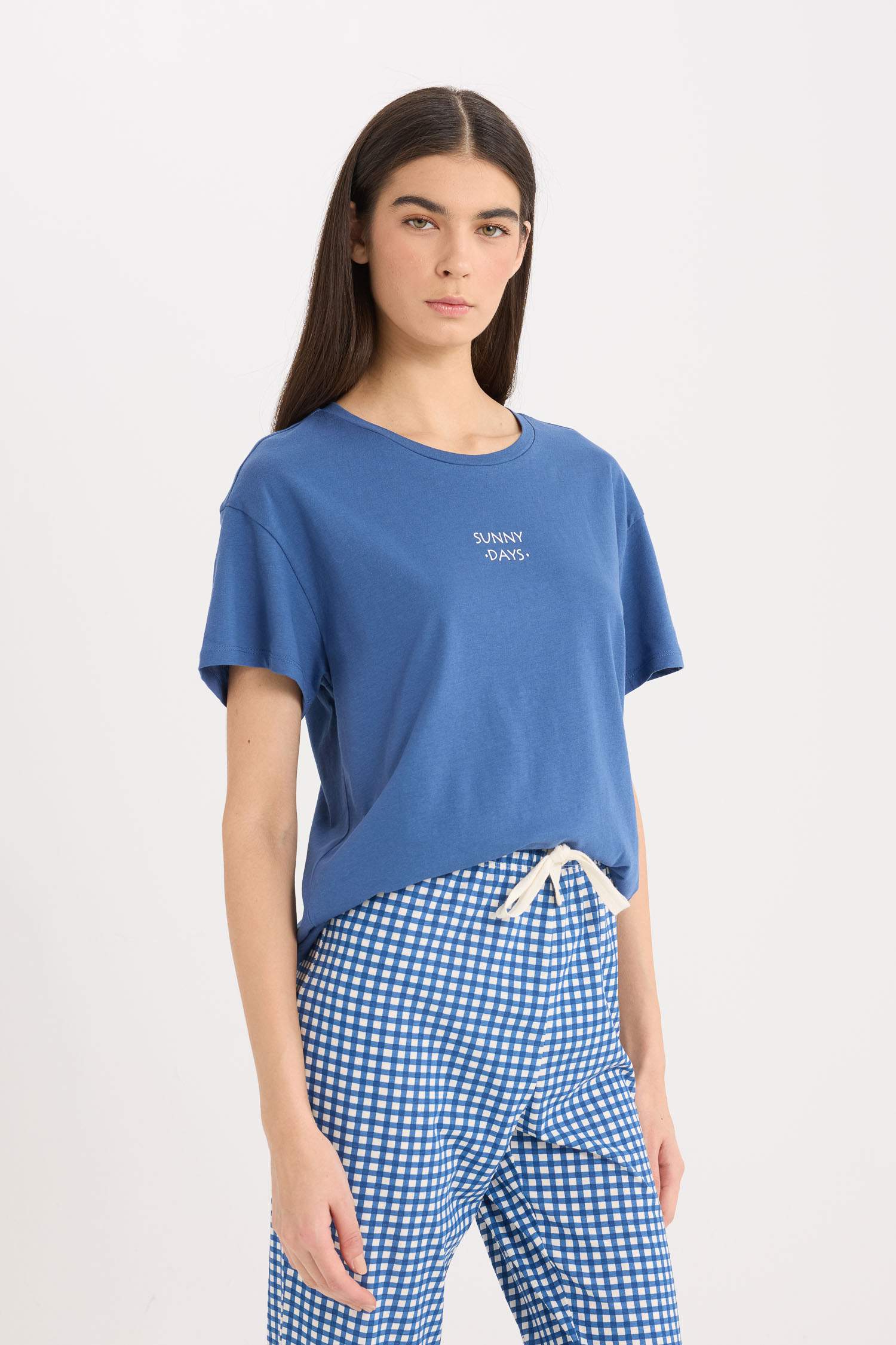 طقم بيجاما بأكمام قصيرة و سروال بمربعات من Fall in Love