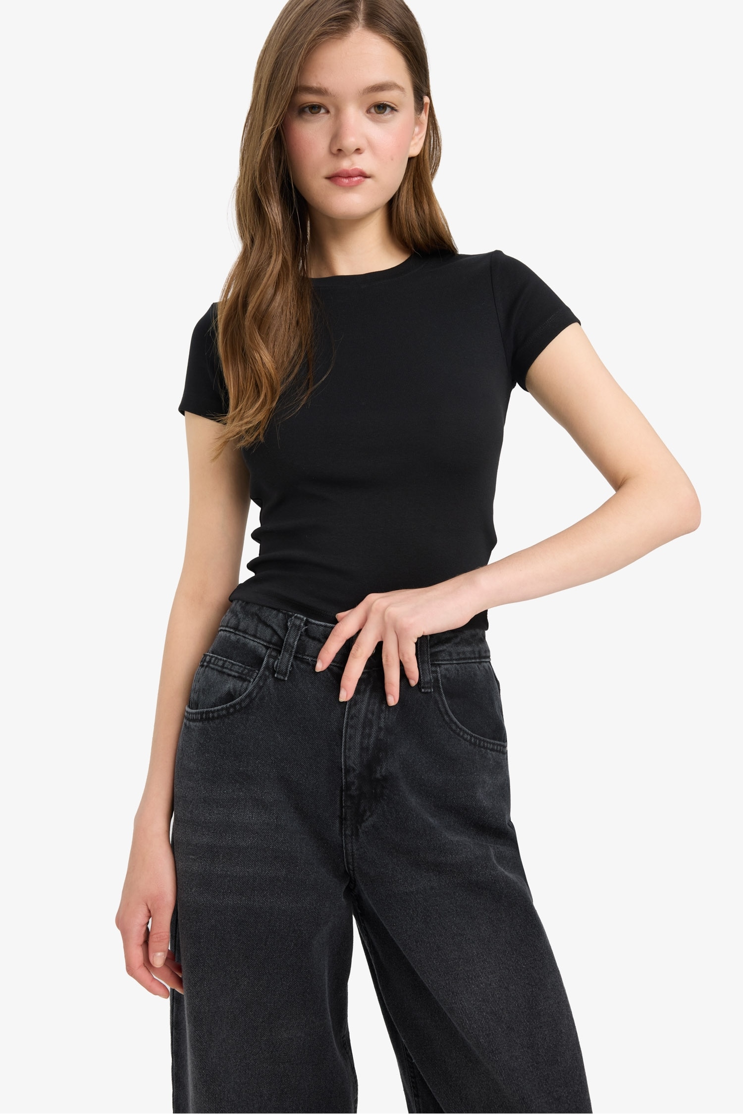 Облегающая ребристая футболка с круглым вырезом и коротким рукавом