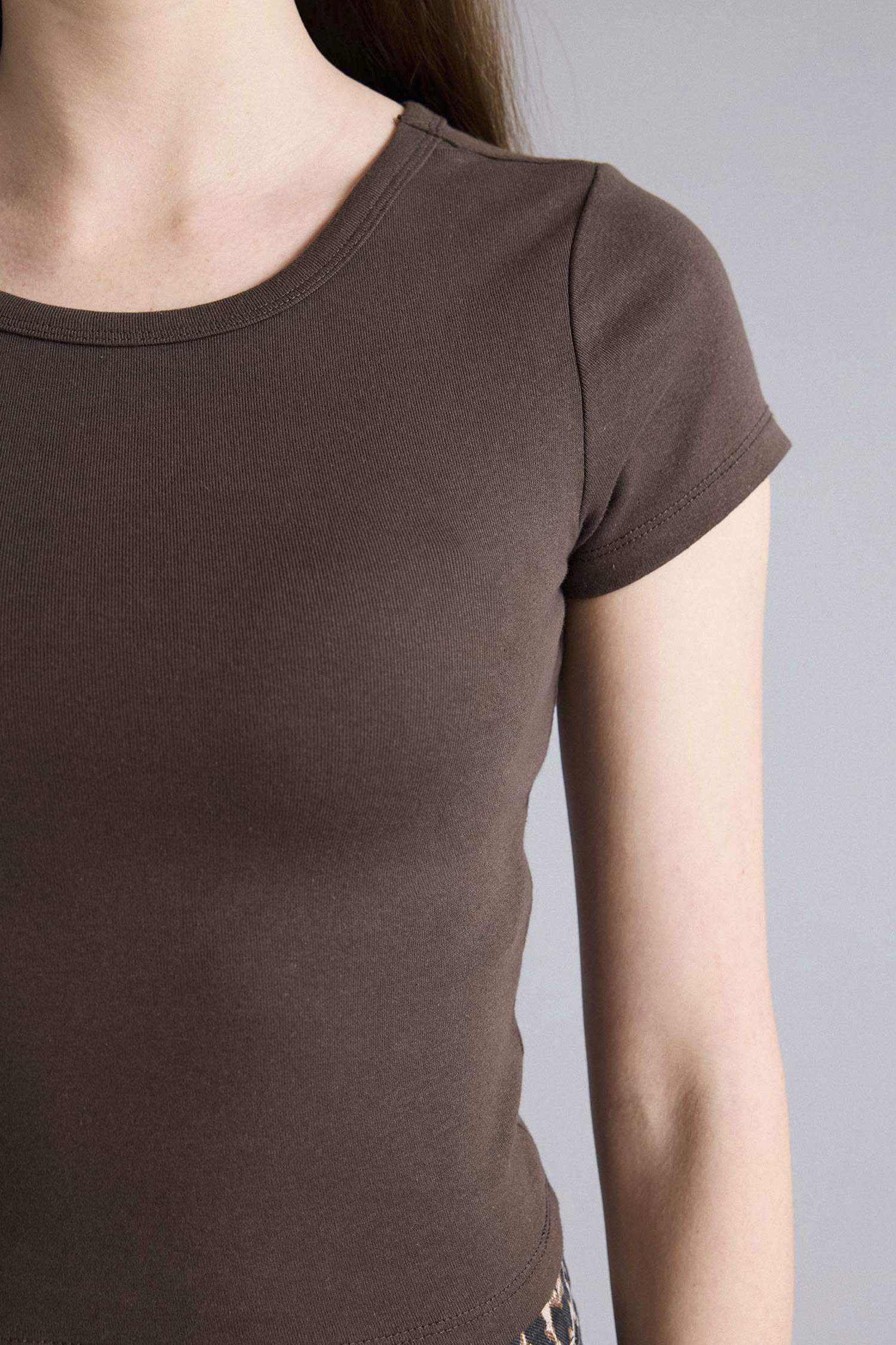 تيشيرت نص ردن مضلع سليم فيت