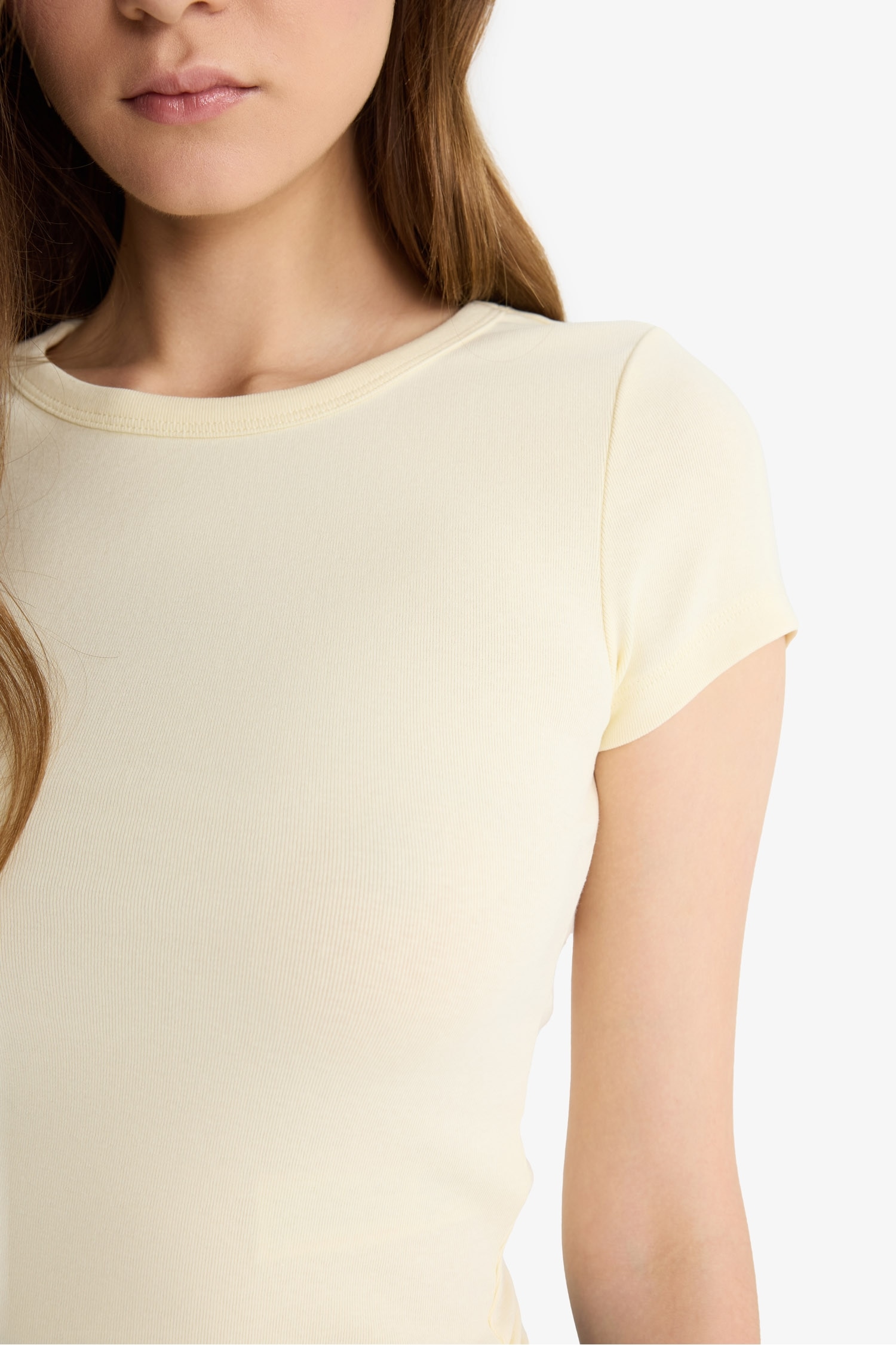 Fitted Bisiklet Yaka Ribana Kısa Kollu Tişört