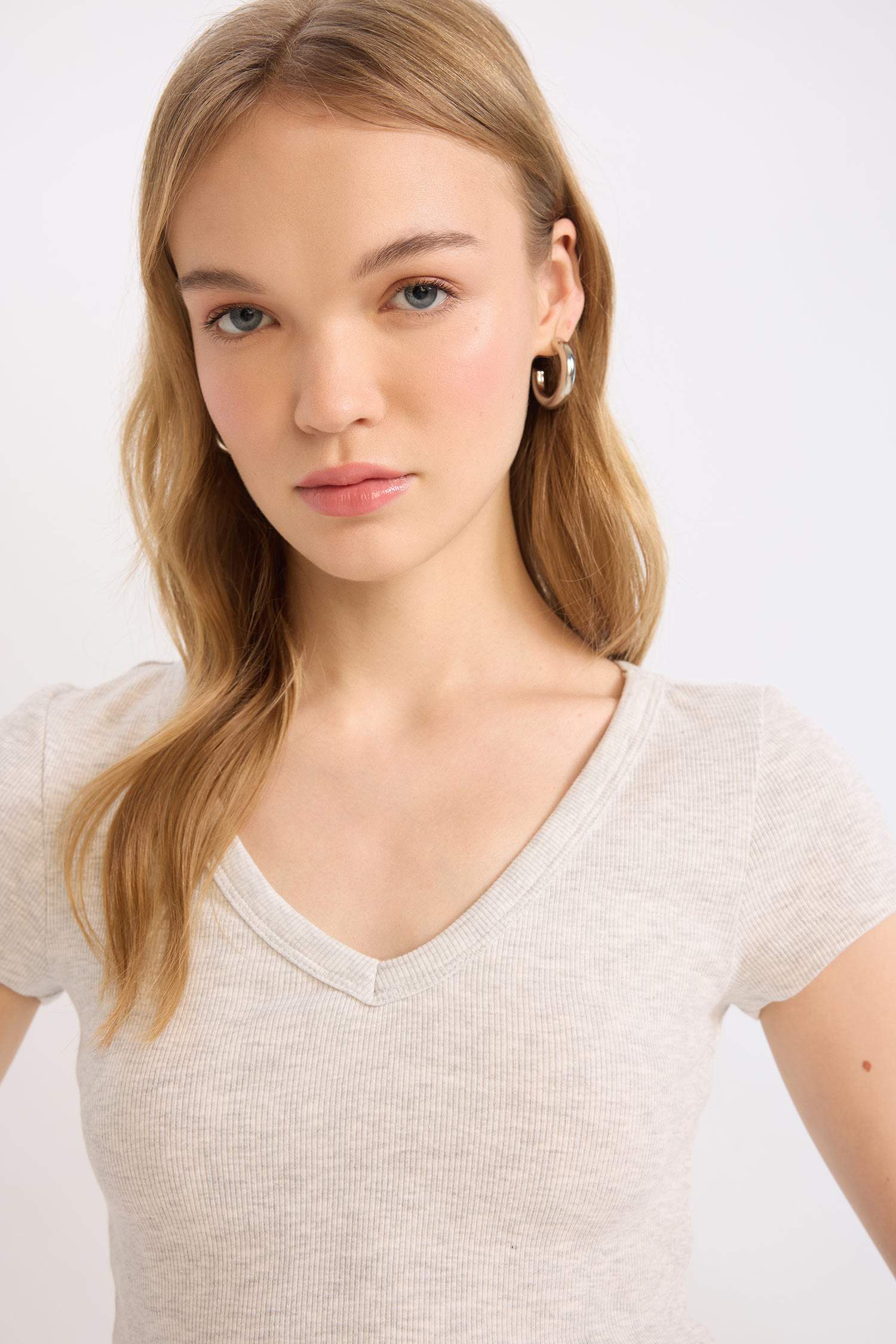 Coool V Yaka Fitted Fitilli Kaşkorse Kısa Kollu Tişört