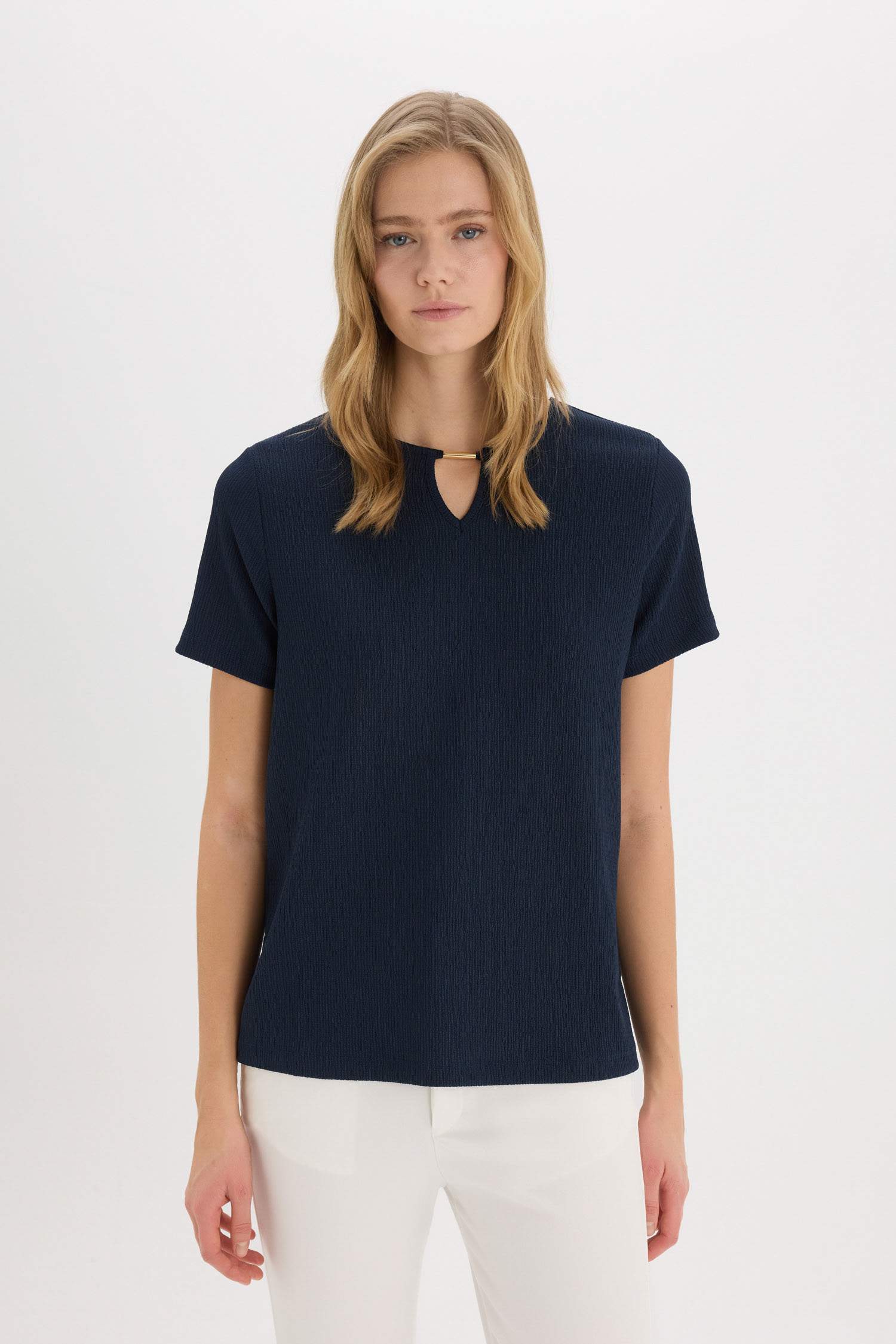 تيشيرت نص كم قصة عادية