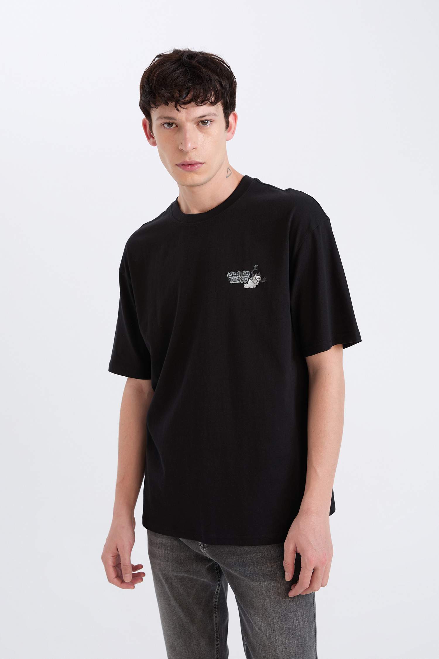 Looney Tunes Лицензиялық дөңгелек жаға үлкен Қысқа жеңді футболка