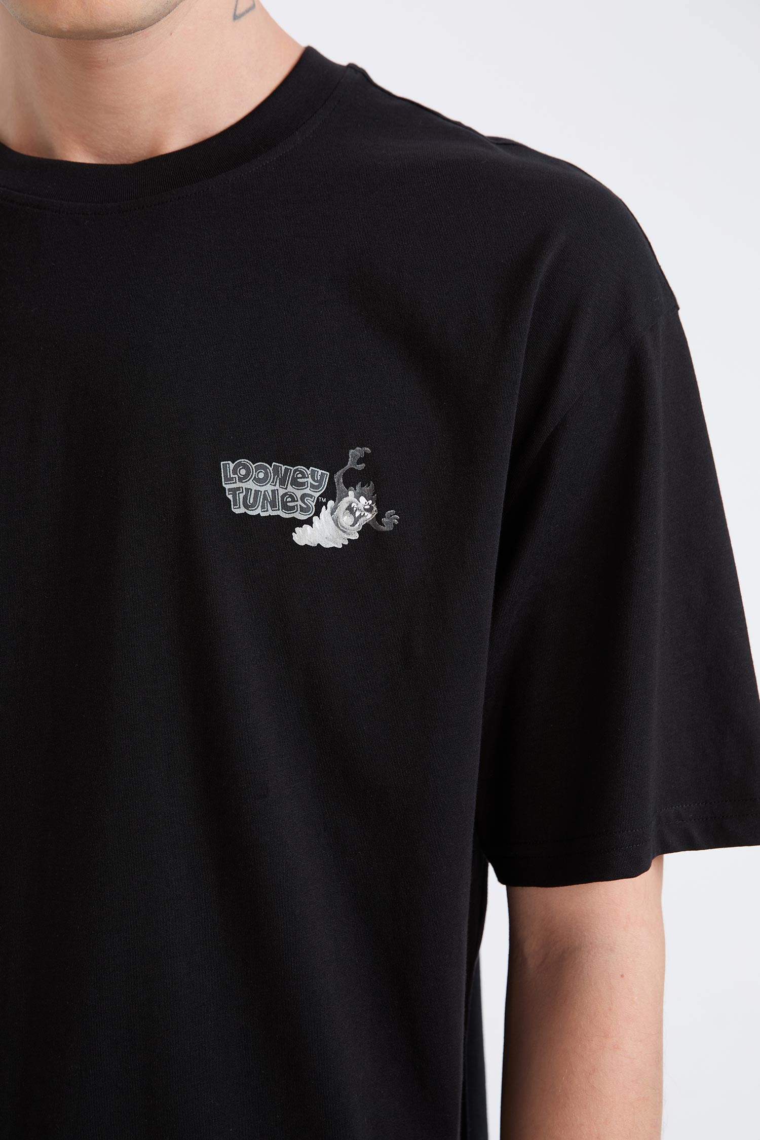 Looney Tunes Лицензиялық дөңгелек жаға үлкен Қысқа жеңді футболка