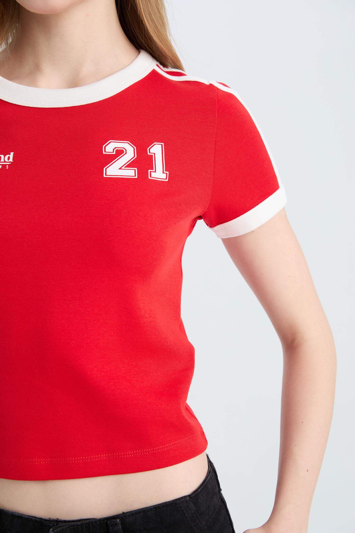 Fitted Baskılı Ribana Kısa Kollu Tişört