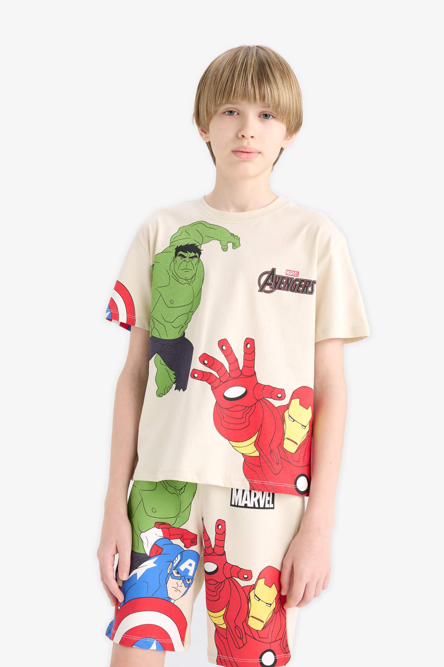 Ensemble de T-shirt Marvel Avengers et short pour garçon