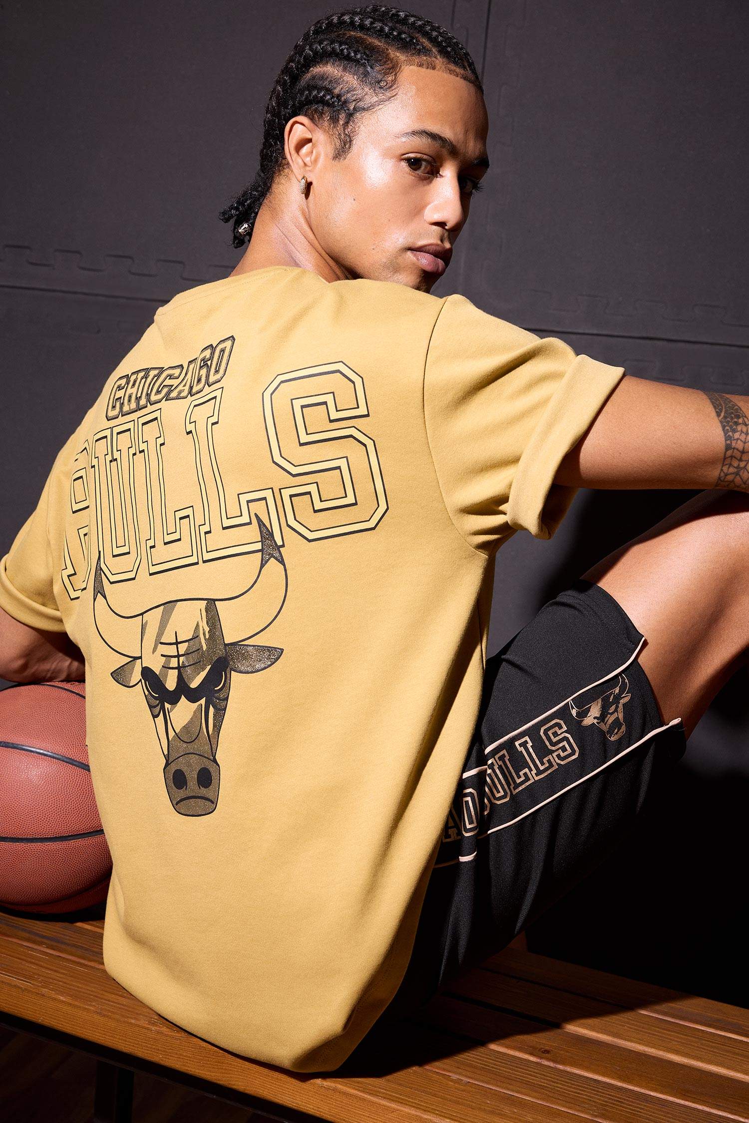 DeFactoFit NBA Chicago Bulls Oversize Geniş Kalıp Bisiklet Yaka Sırt Baskılı Kısa Kollu Tişört