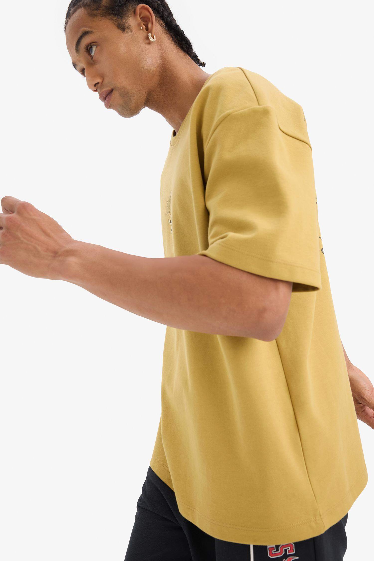 DeFactoFit NBA Chicago Bulls Oversize Geniş Kalıp Bisiklet Yaka Sırt Baskılı Kısa Kollu Tişört