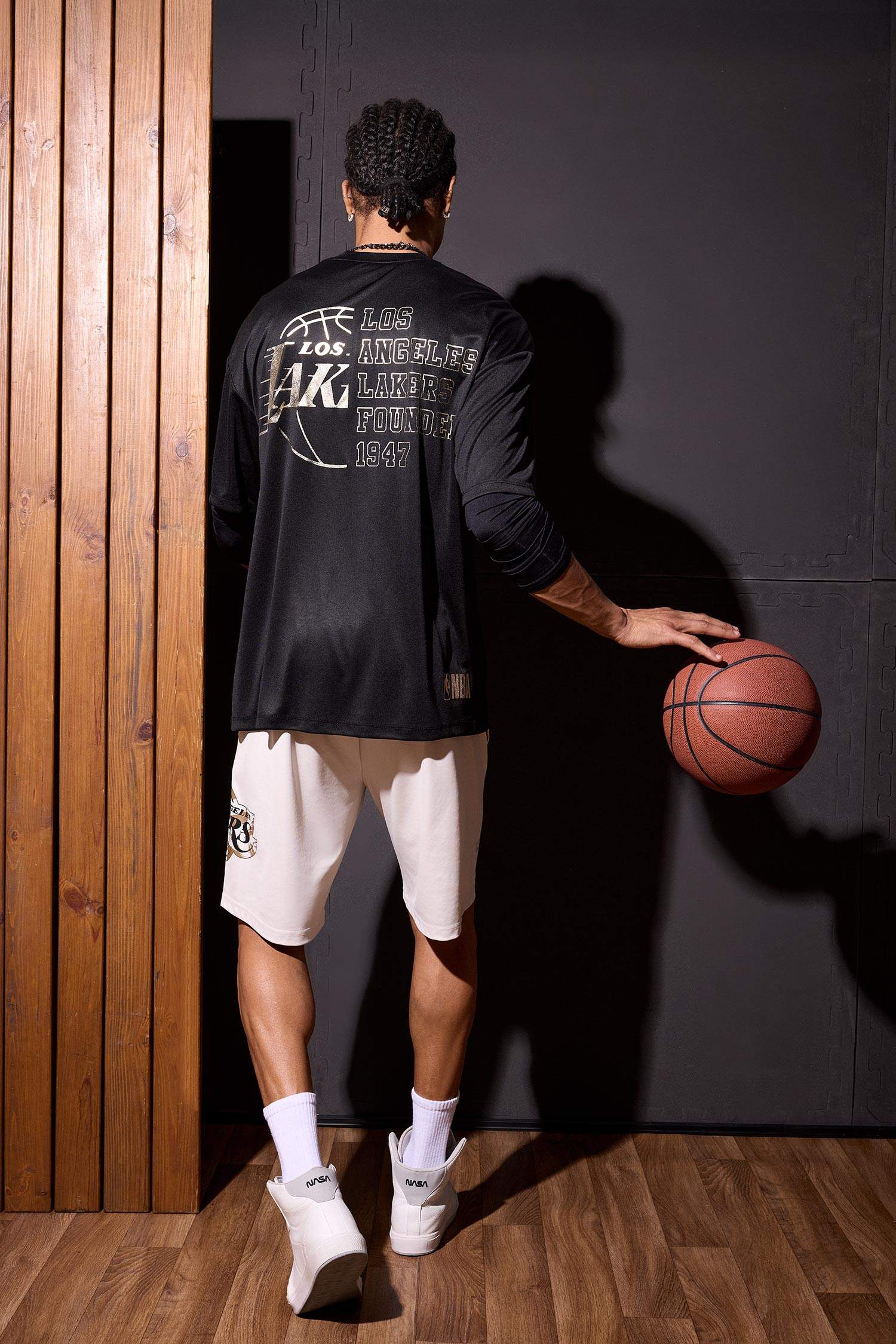 DeFactoFit NBA Los Angeles Lakers Boxy Fit Bisiklet Yaka Sırt Baskılı Kısa Kollu Tişört