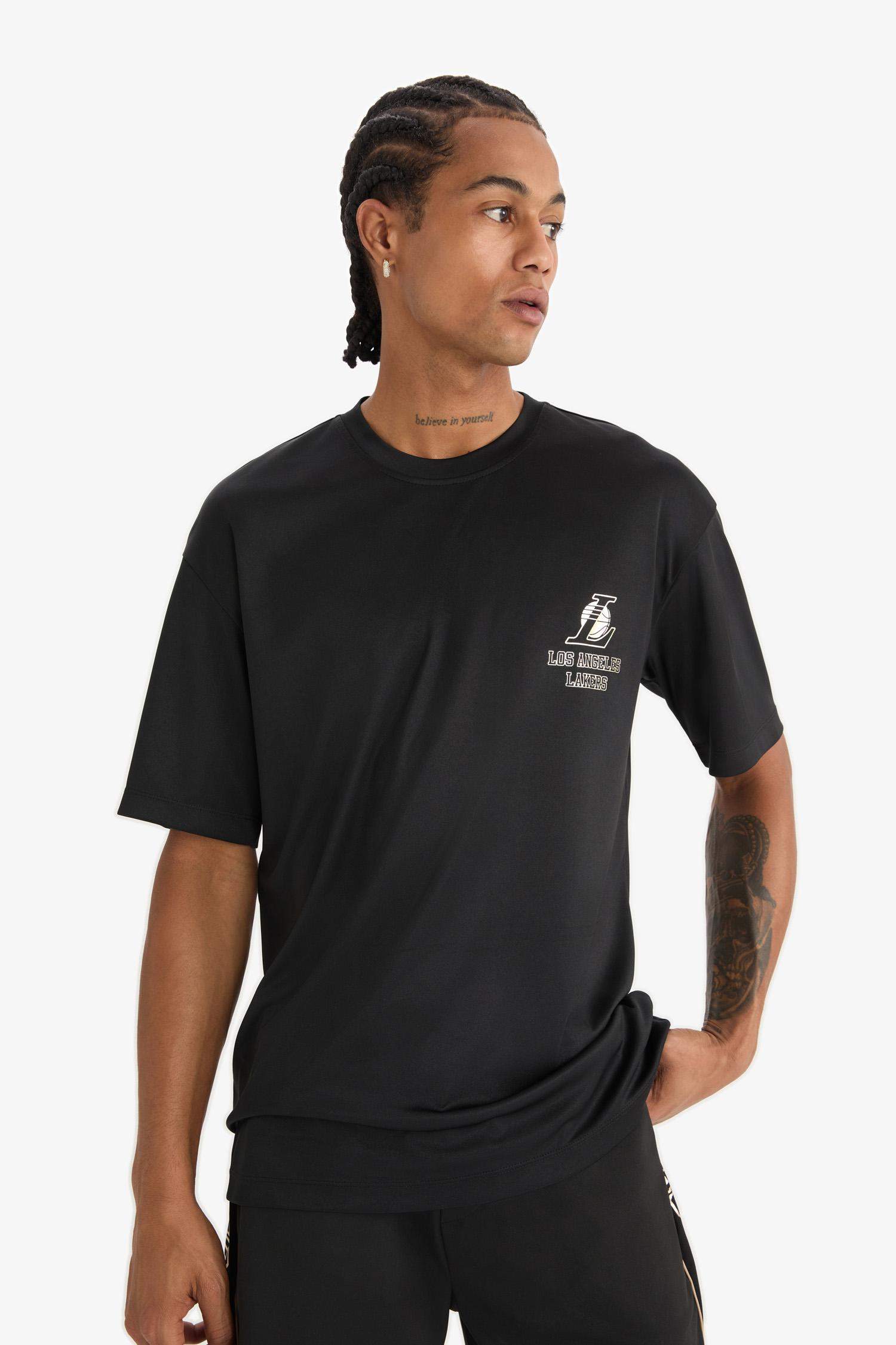 DeFactoFit NBA Los Angeles Lakers Boxy Fit Bisiklet Yaka Sırt Baskılı Kısa Kollu Tişört