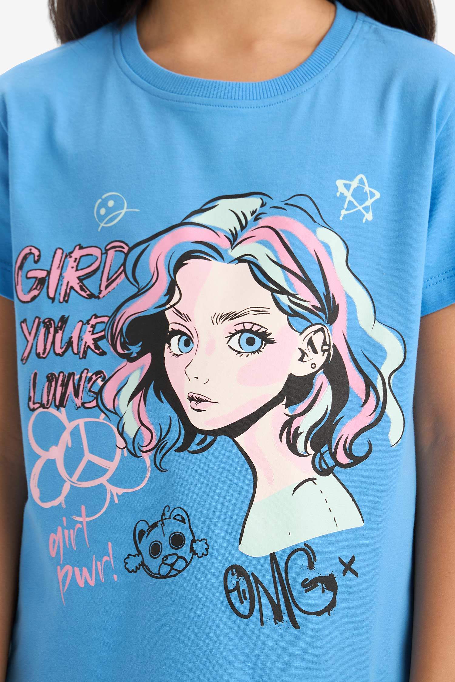 تيشيرت نص كم قصة عادية بياقة مستديرة