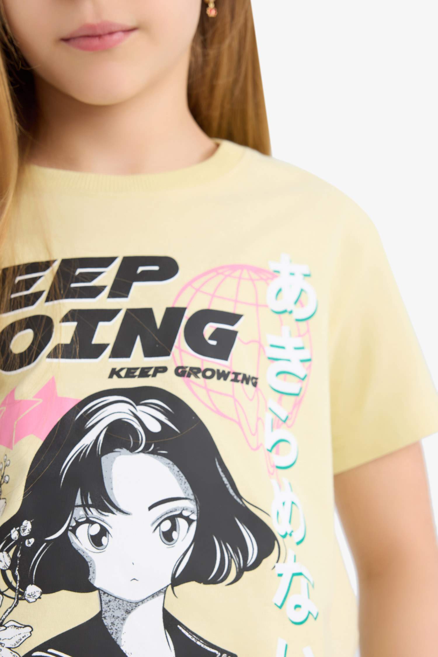 Kız Çocuk Bisiklet Yaka Anime Baskılı Kısa Kollu Tişört