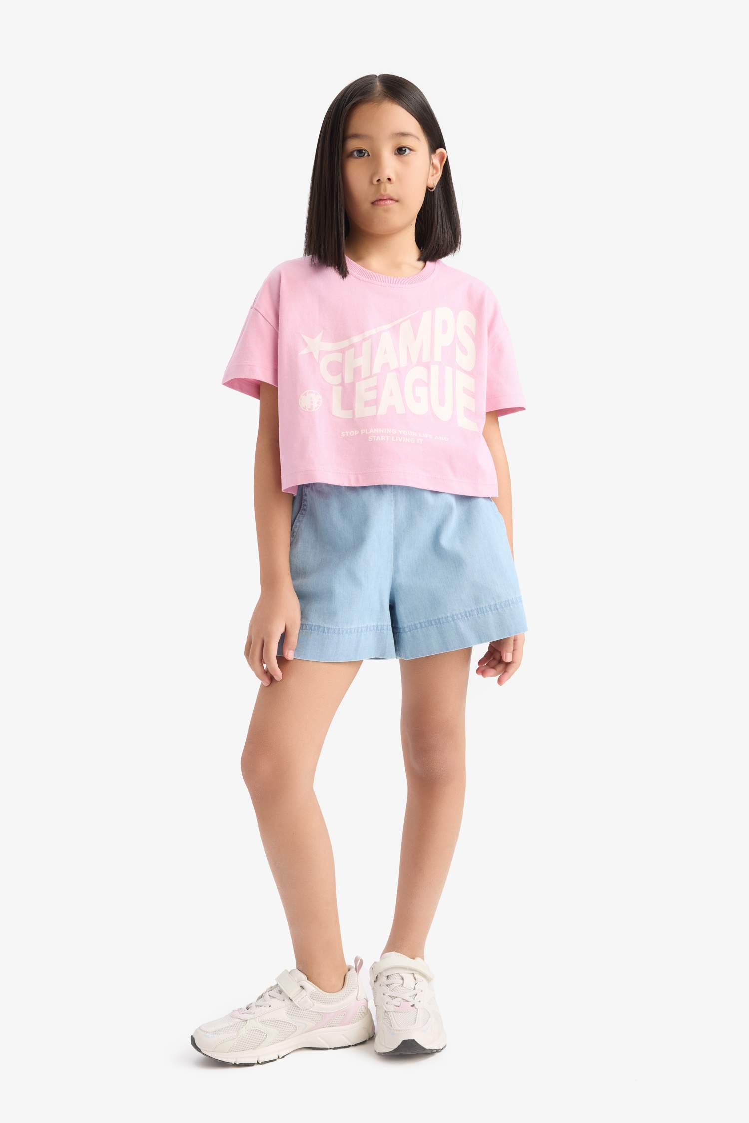 Қыздарға дөңгелек жаға нөмірі қысқа жеңді Қысқа жеңді футболка