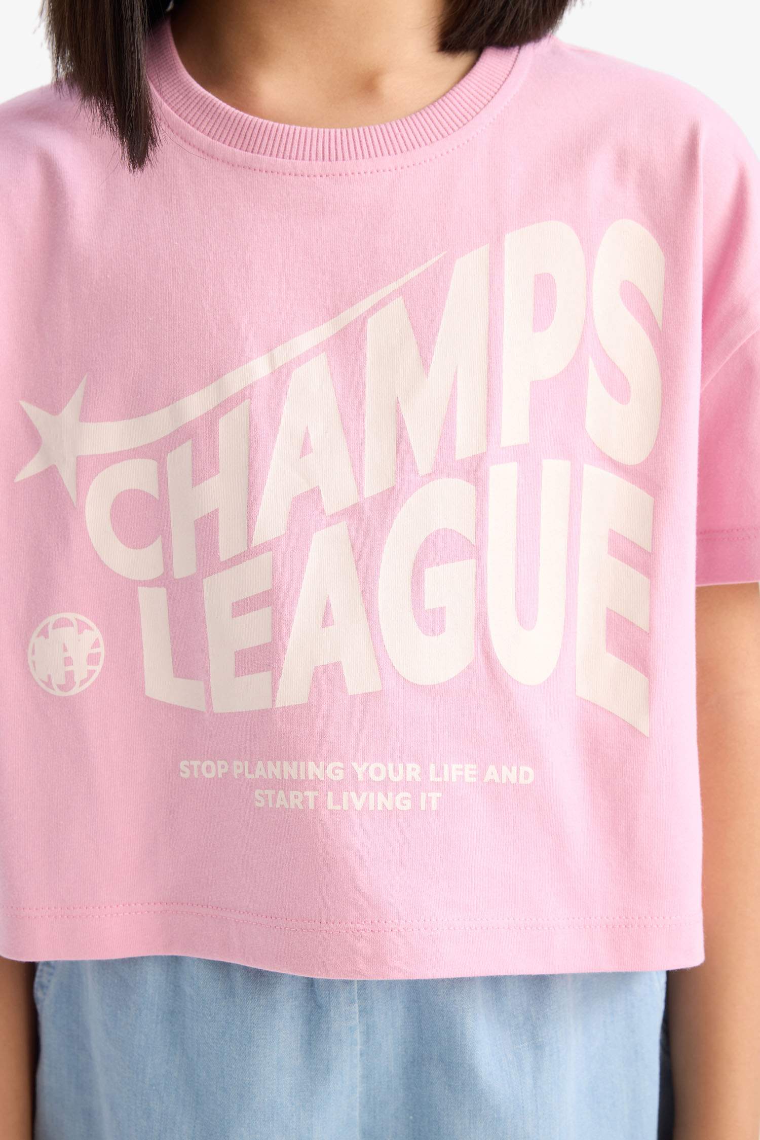 Қыздарға дөңгелек жаға нөмірі қысқа жеңді Қысқа жеңді футболка