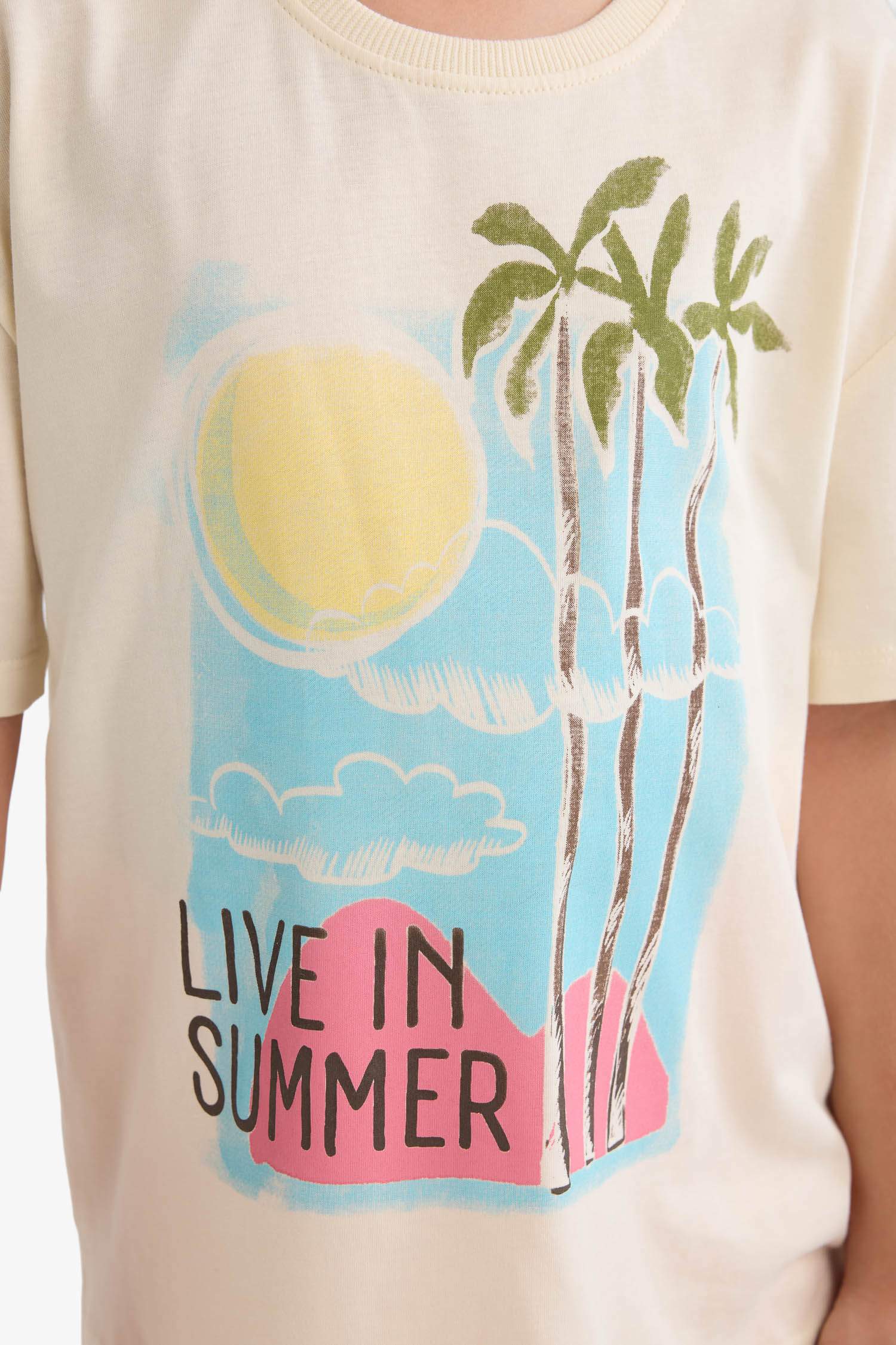 تيشيرت نص كم مطبوع قصة مريحة برقبة مستديرة