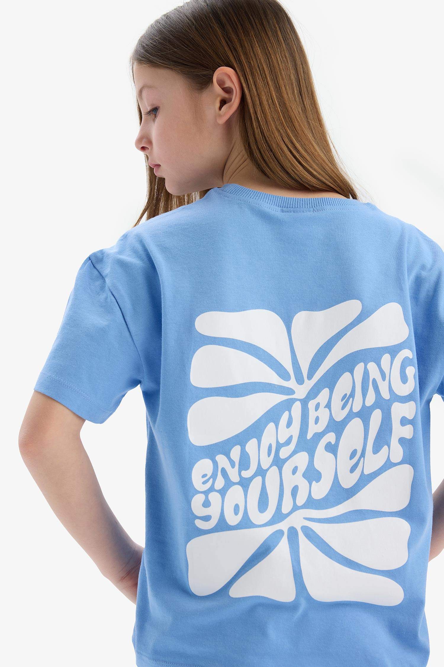 Kız Çocuk Relax Fit Bisiklet Yaka Sırt Baskılı Kısa Kollu Tişört