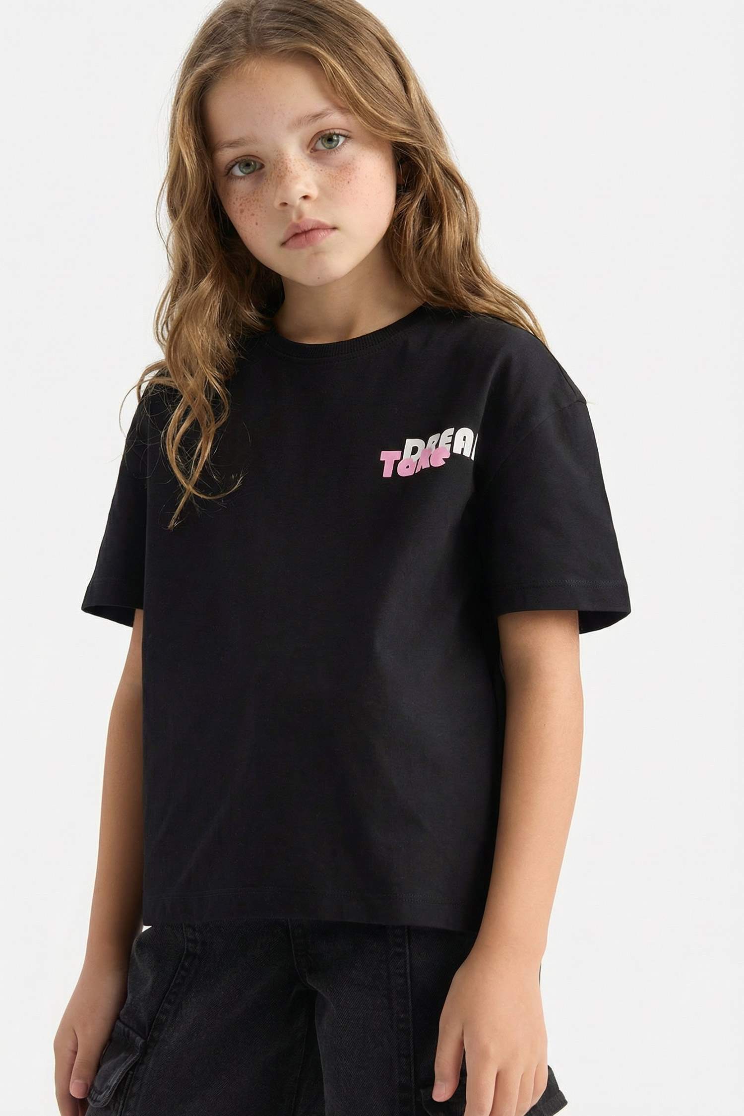 Қыздарға дөңгелек жаға қысқа жеңді Қысқа жеңді футболка