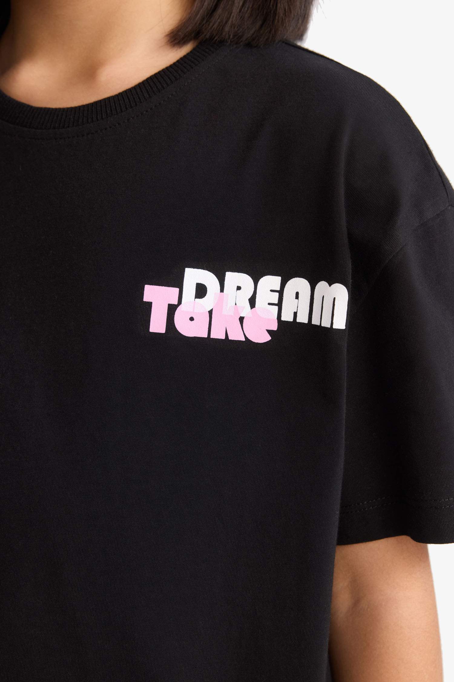 Kız Çocuk Relax Fit Sırt Baskılı Bisiklet Yaka Kısa Kollu Tişört