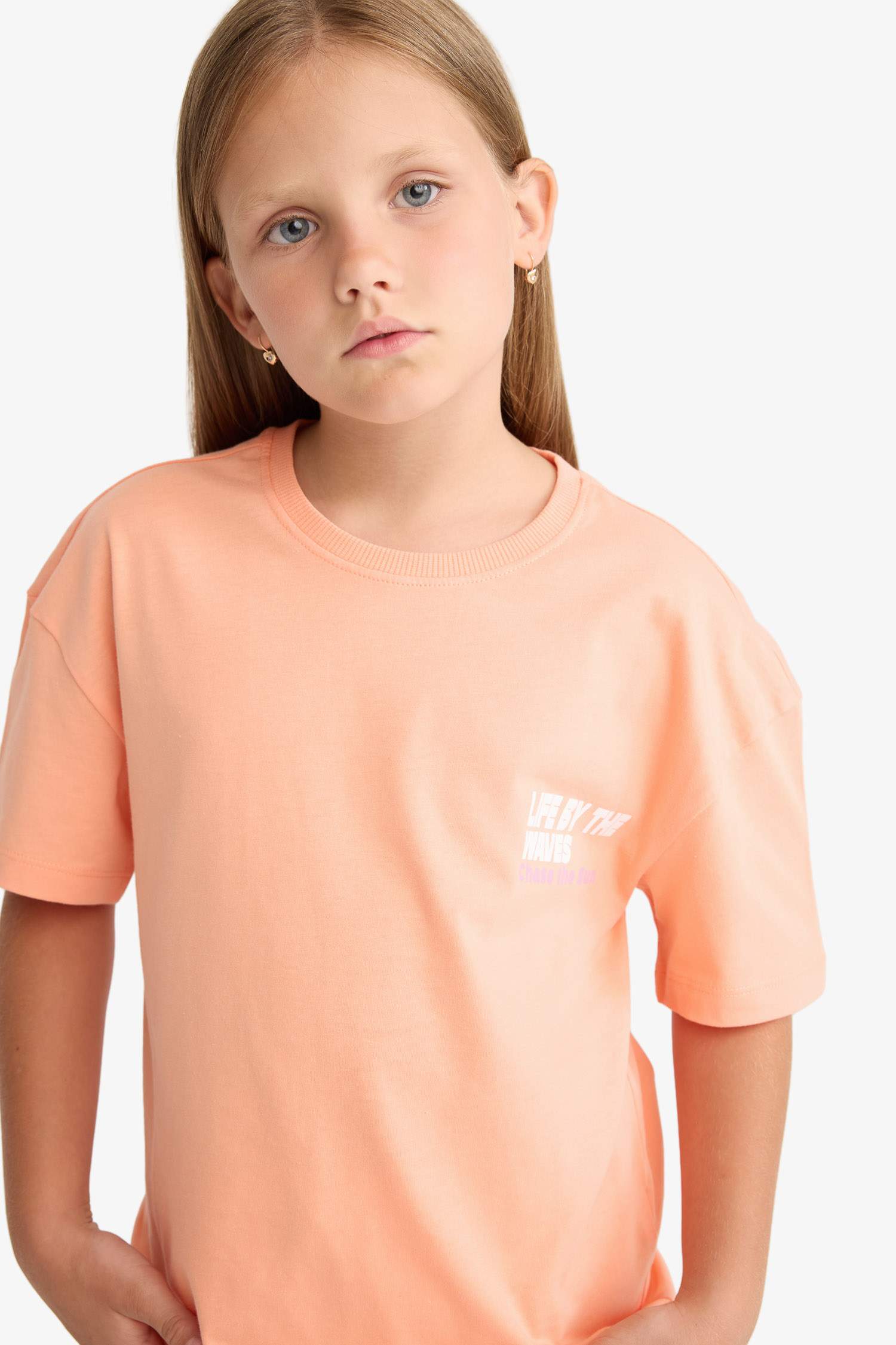 Kız Çocuk Relax Fit Bisiklet Yaka Sırt Baskılı Kısa Kollu Tişört