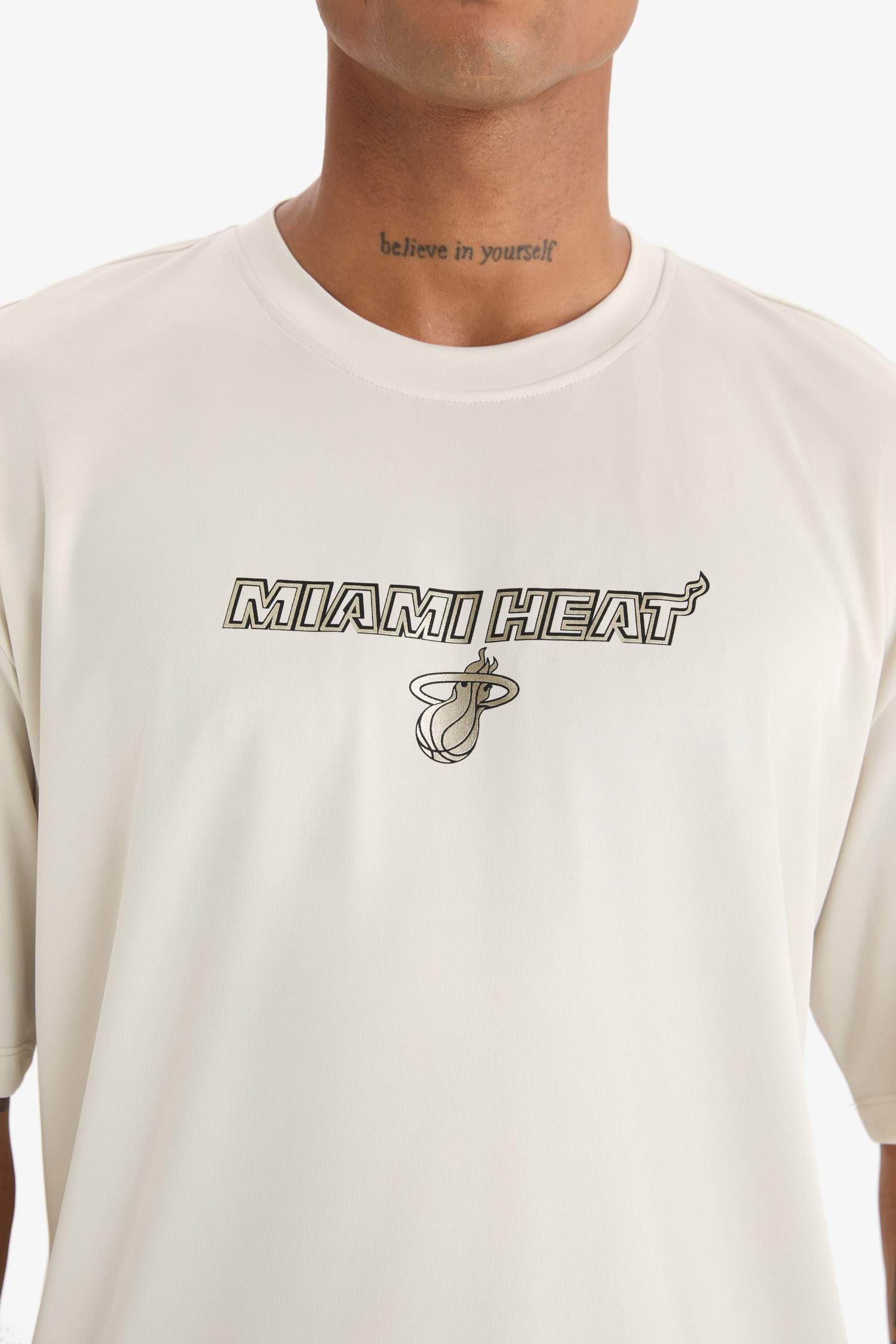T-shirt NBA Miami Heat à coupe Boxy de DeFactoFit