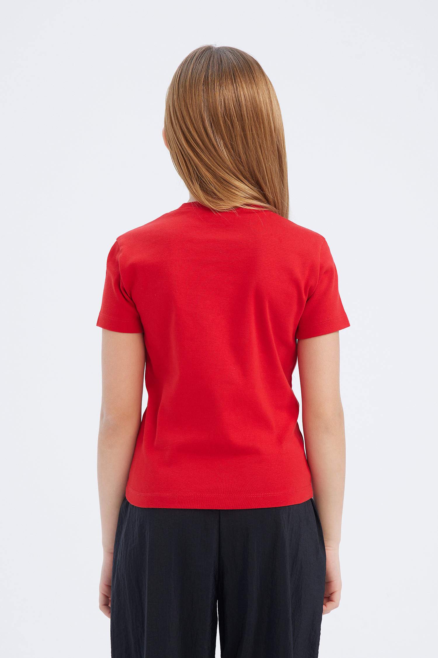 تيشيرت بناتي نص ردن مضلع سليم فيت بياخة مستديرة