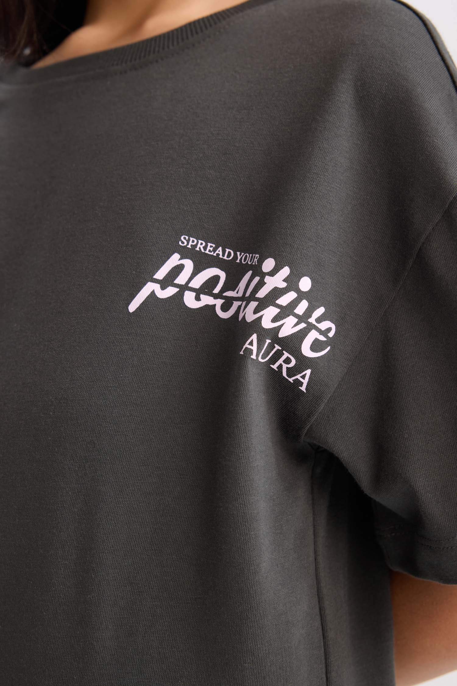 Kız Çocuk Oversize Geniş Kalıp Bisiklet Yaka Sırt Baskılı Kısa Kollu Tişört