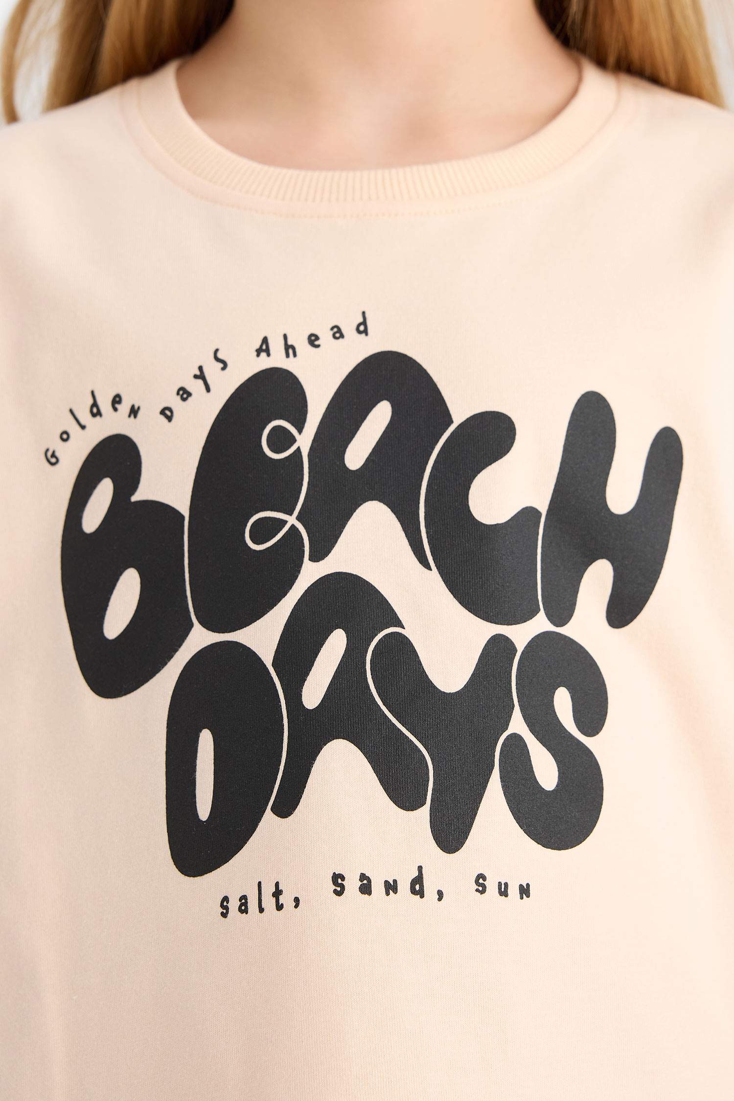 تيشيرت بناتي نص ردن مطبوع وياخة مستديرة