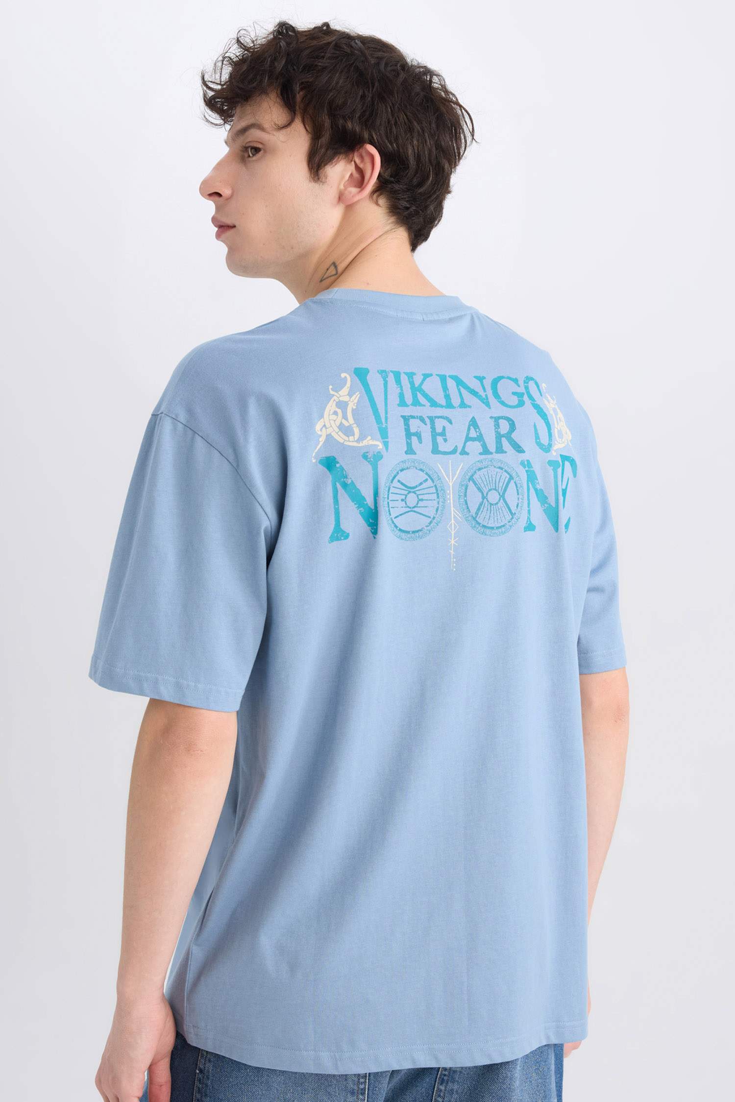 T-shirt Boxy en coton imprimé au dos Vikings Valhalla à col rond