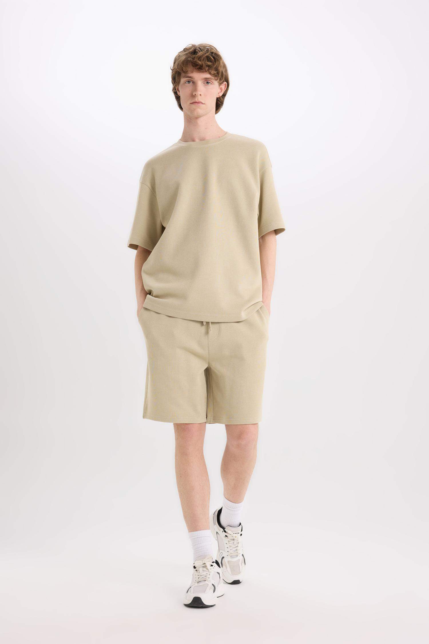 شورت من قطن عادي قصة عادية