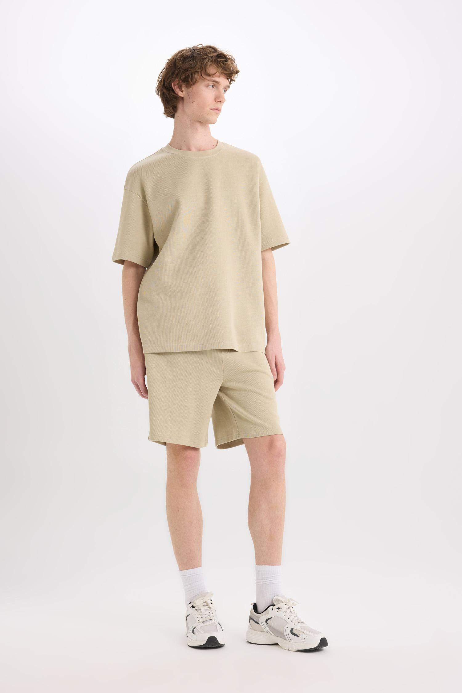 شورت من قطن عادي قصة عادية