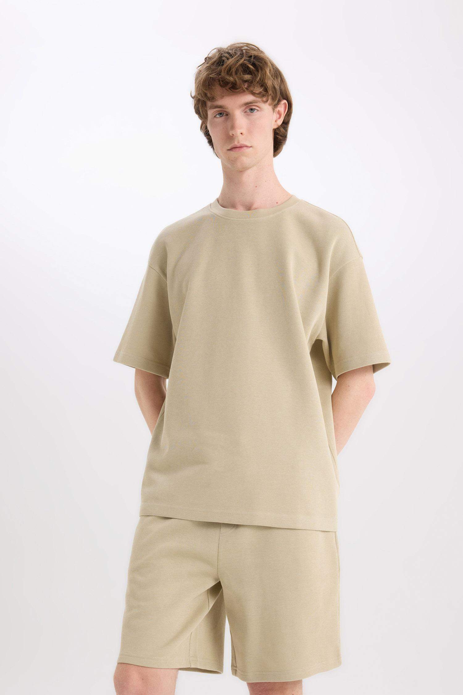 شورت من قطن عادي قصة عادية