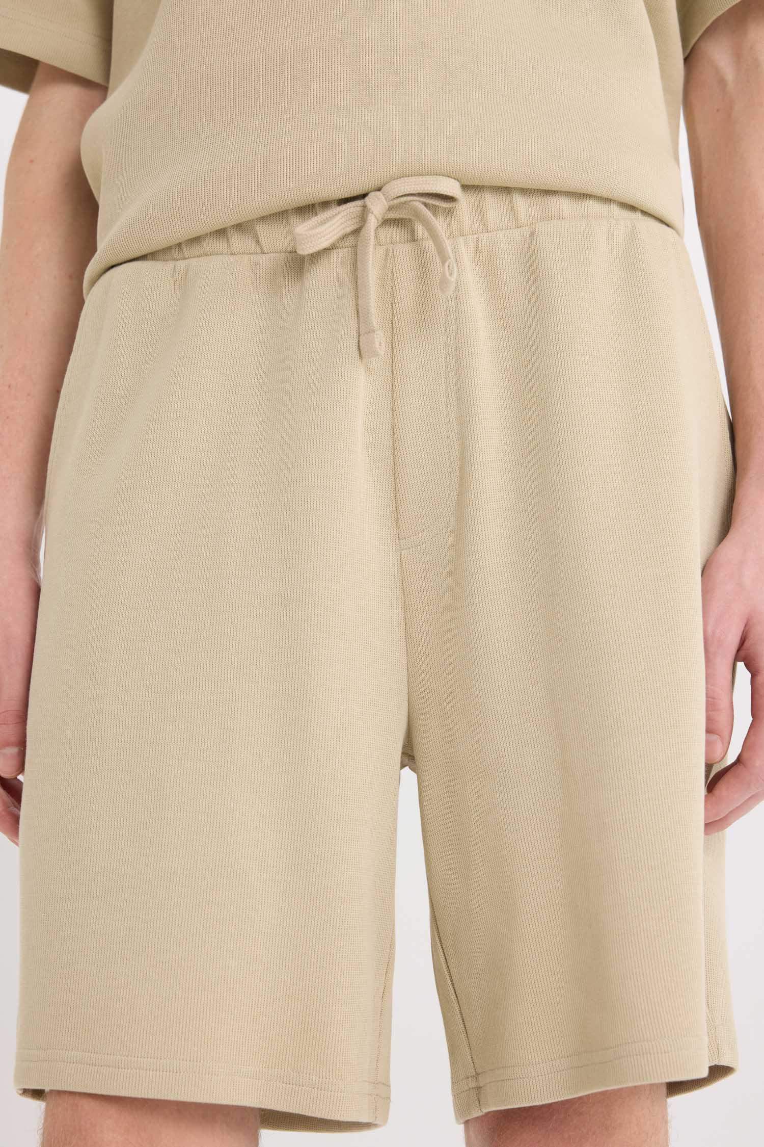 شورت من قطن عادي قصة عادية